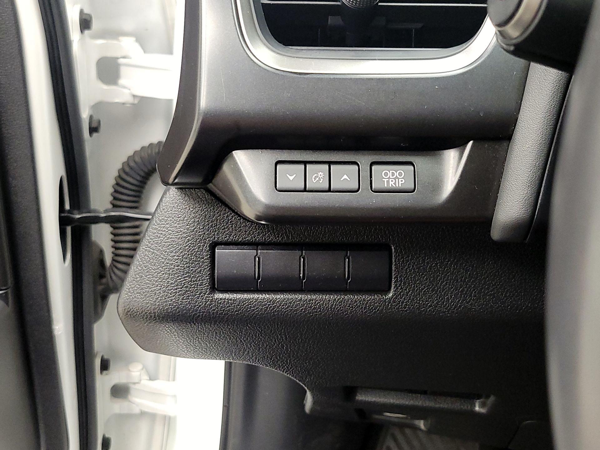 Thumbnail: 2021 Lexus UX - 13