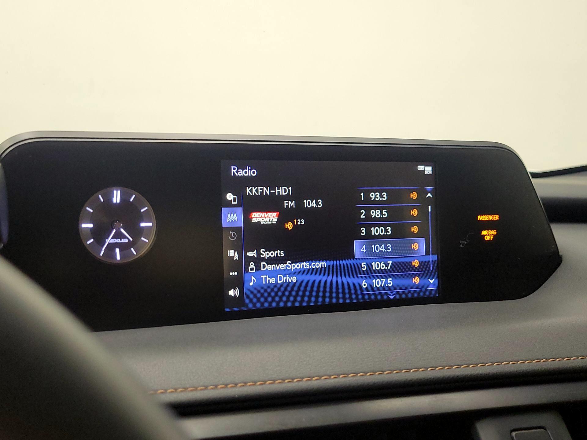 Thumbnail: 2021 Lexus UX - 15