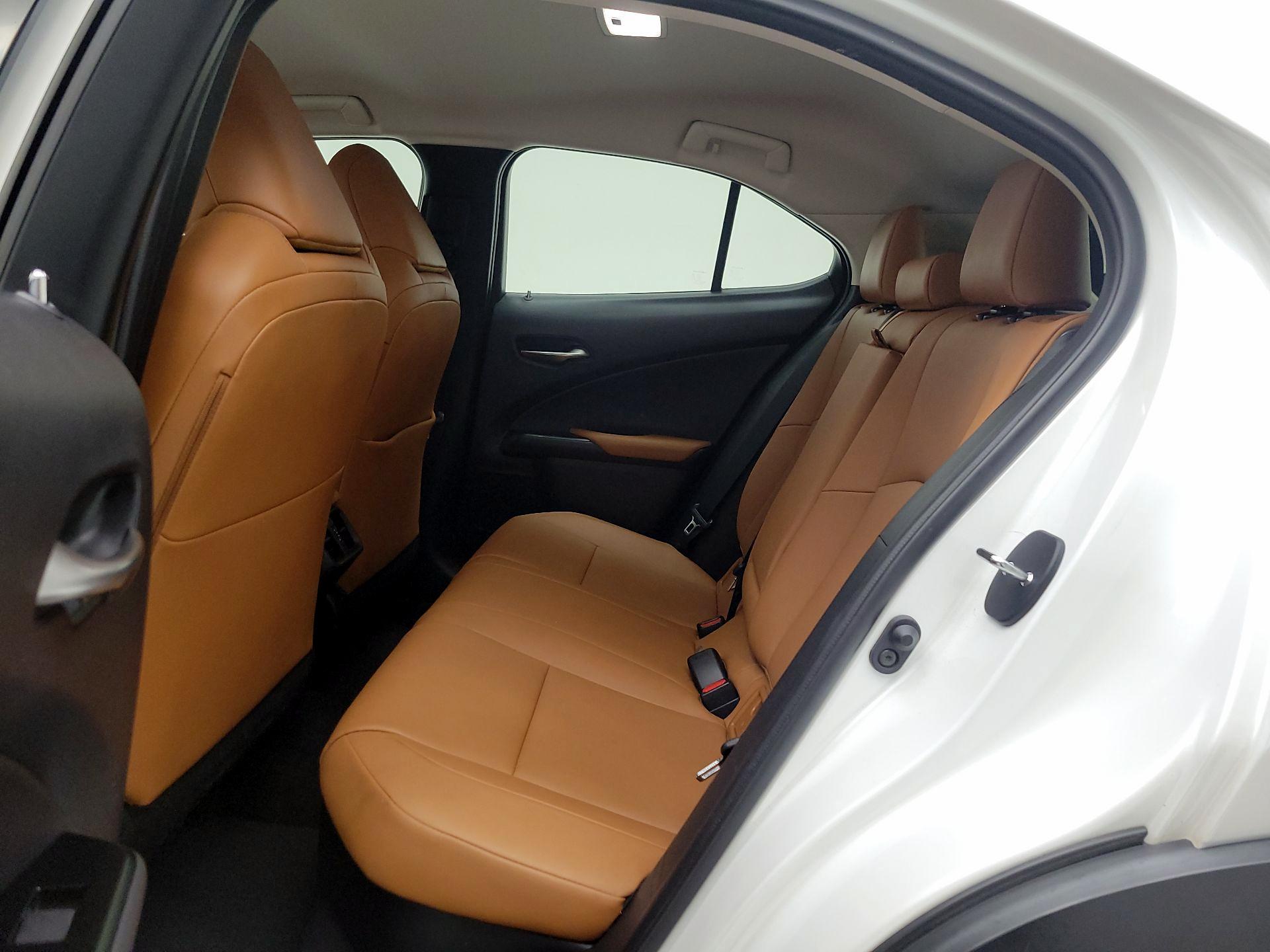 Thumbnail: 2021 Lexus UX - 19