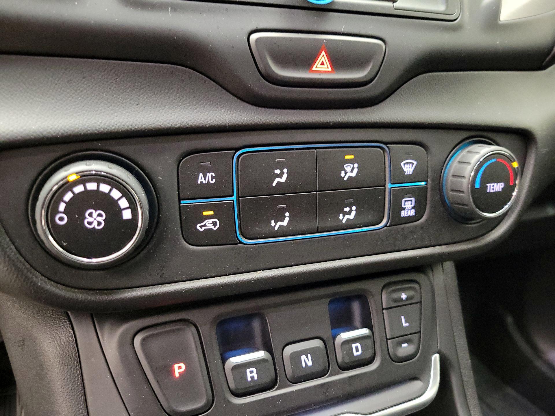 Thumbnail: 2020 GMC Terrain - 16