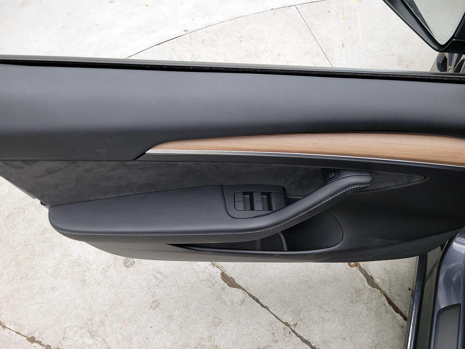 Thumbnail: 2022 Tesla Model 3 - 12