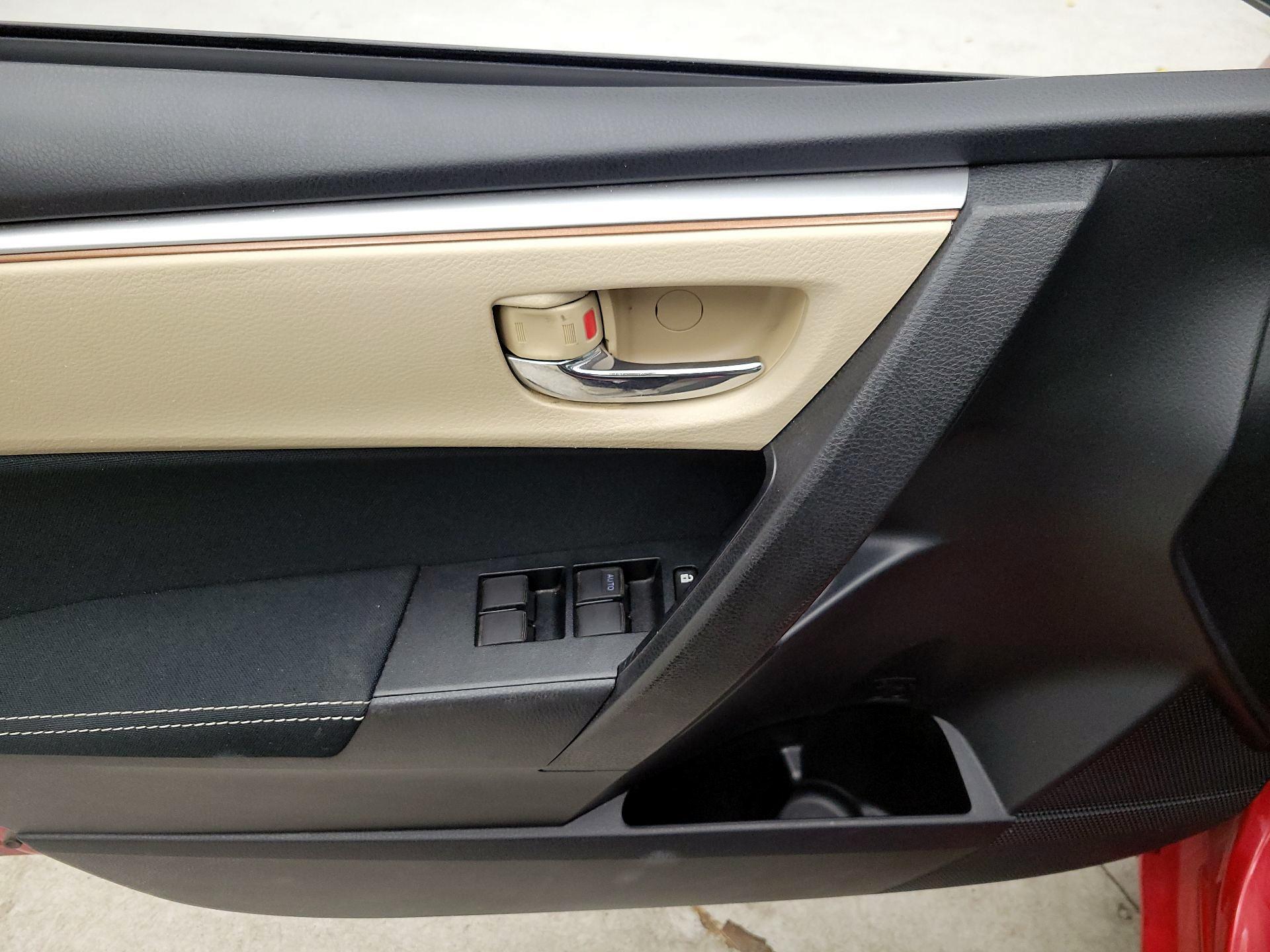 Thumbnail: 2014 Toyota Corolla - 12