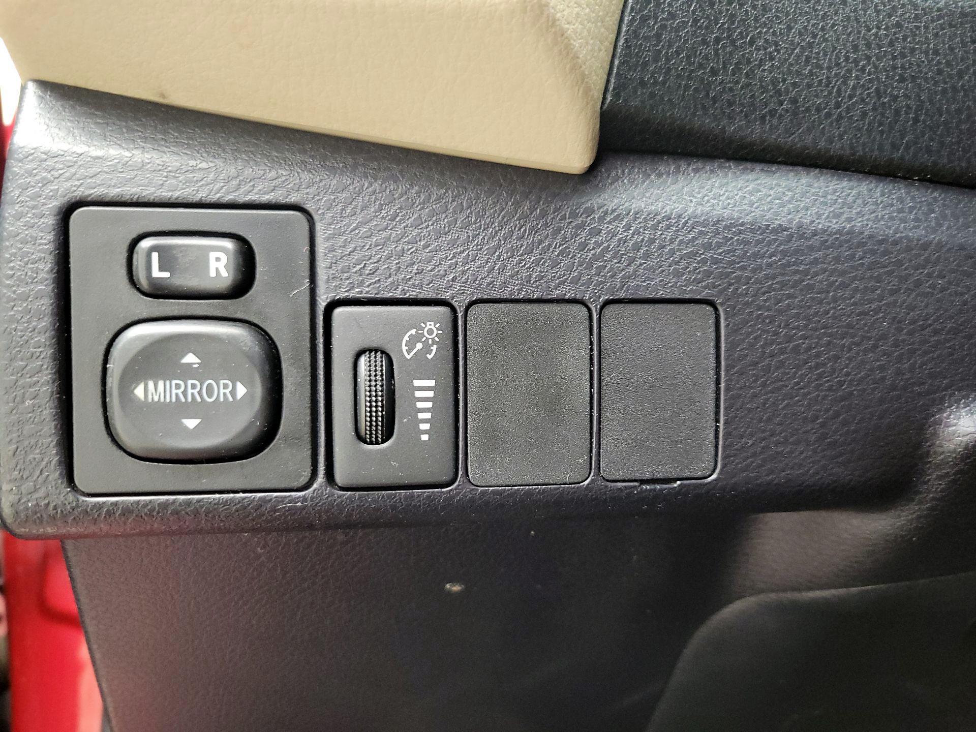 Thumbnail: 2014 Toyota Corolla - 13