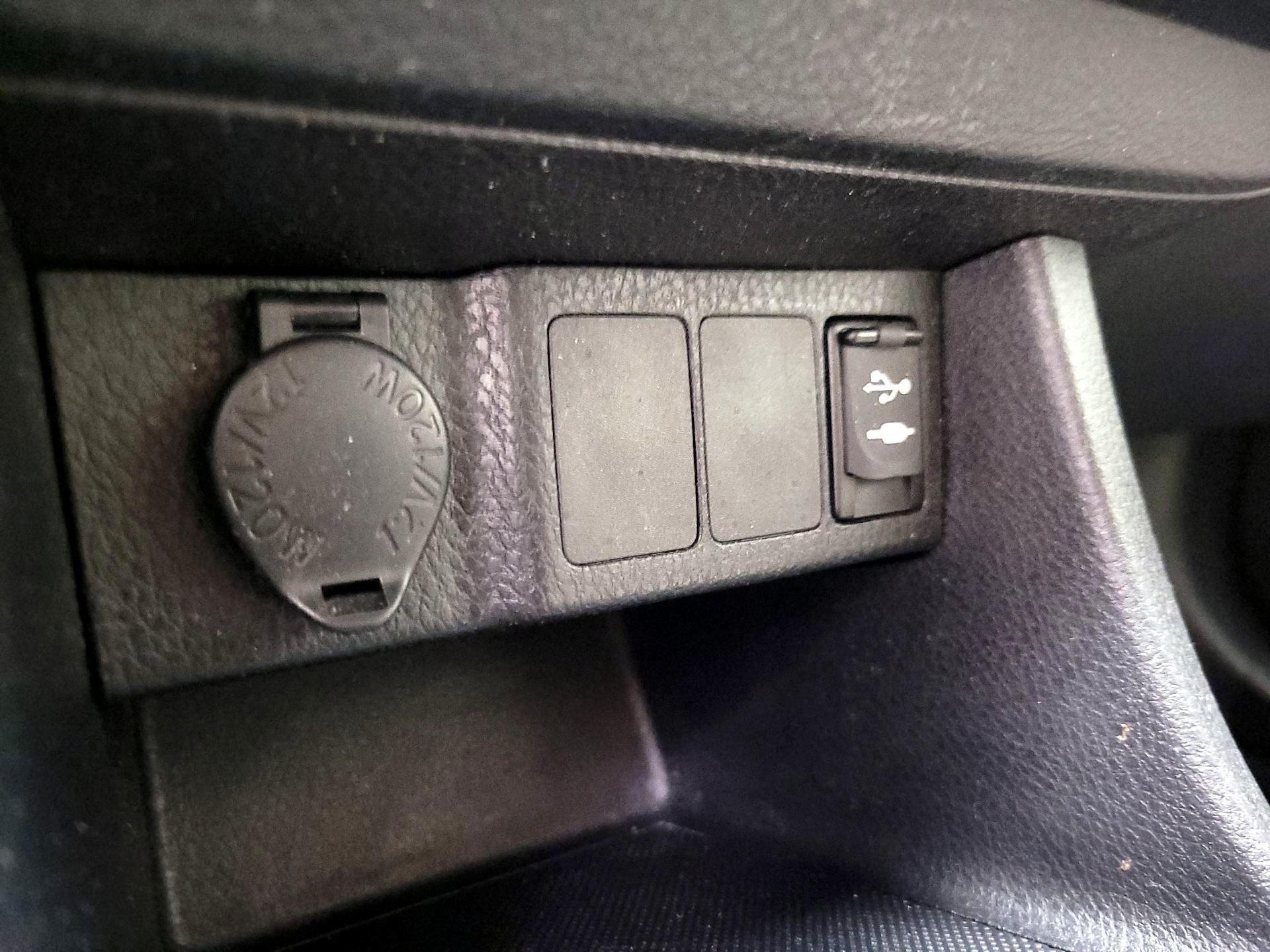 Thumbnail: 2014 Toyota Corolla - 18