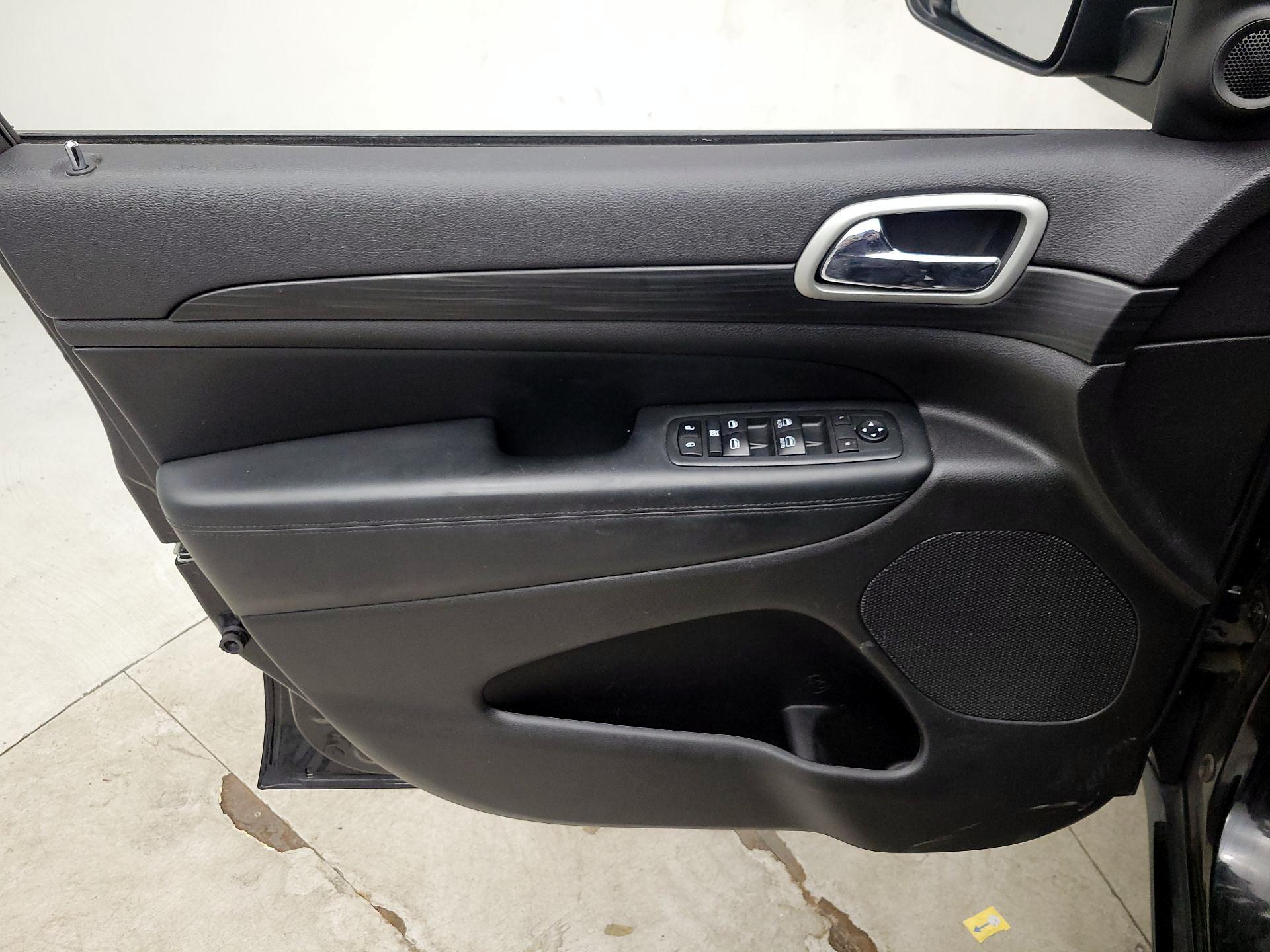 Thumbnail: 2021 Jeep Grand Cherokee - 12