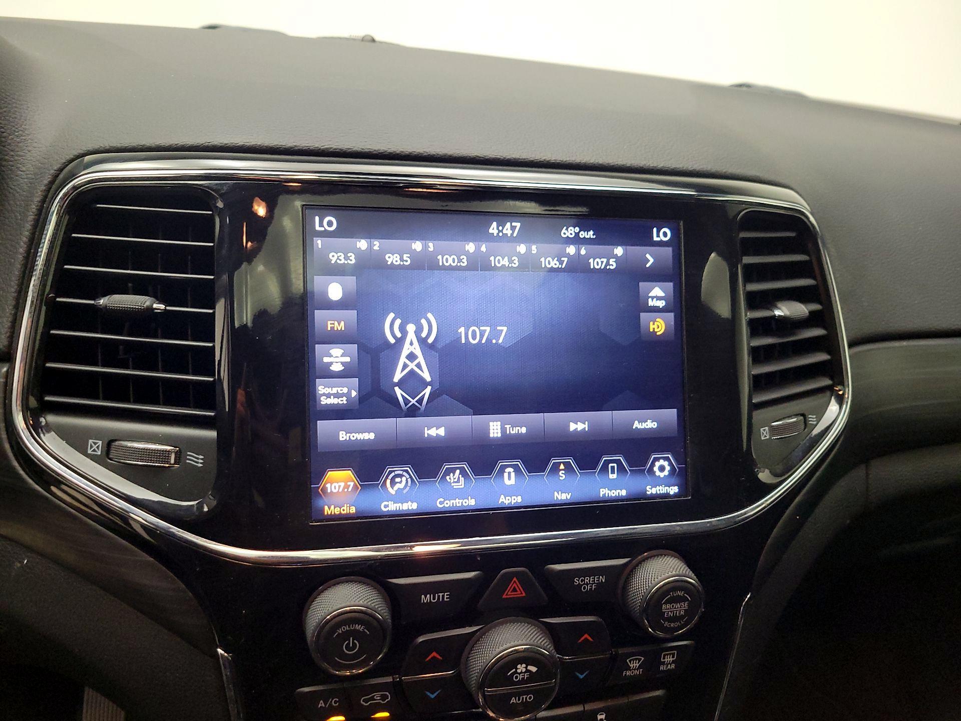 Thumbnail: 2021 Jeep Grand Cherokee - 16