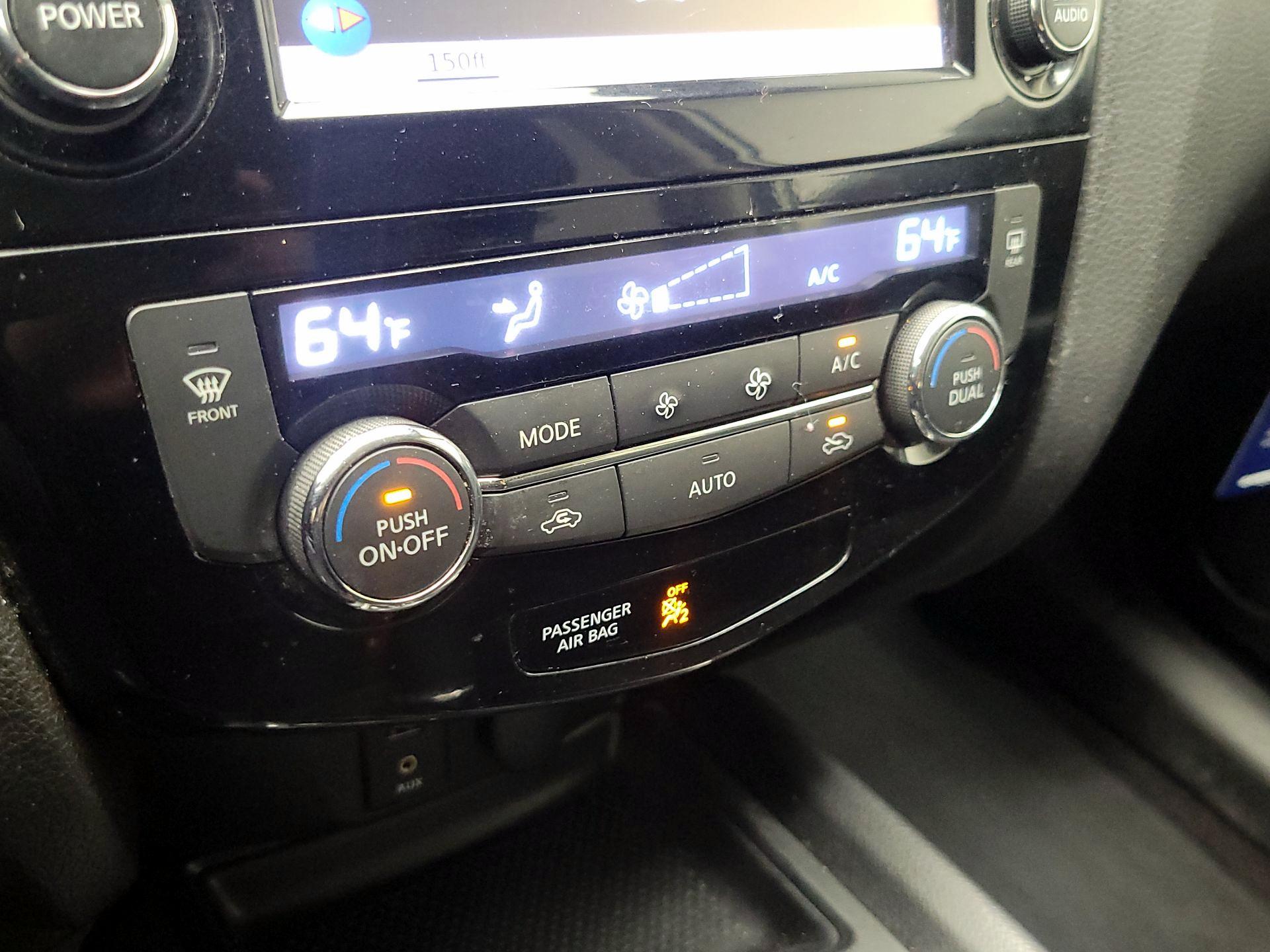 Thumbnail: 2016 Nissan Rogue - 17