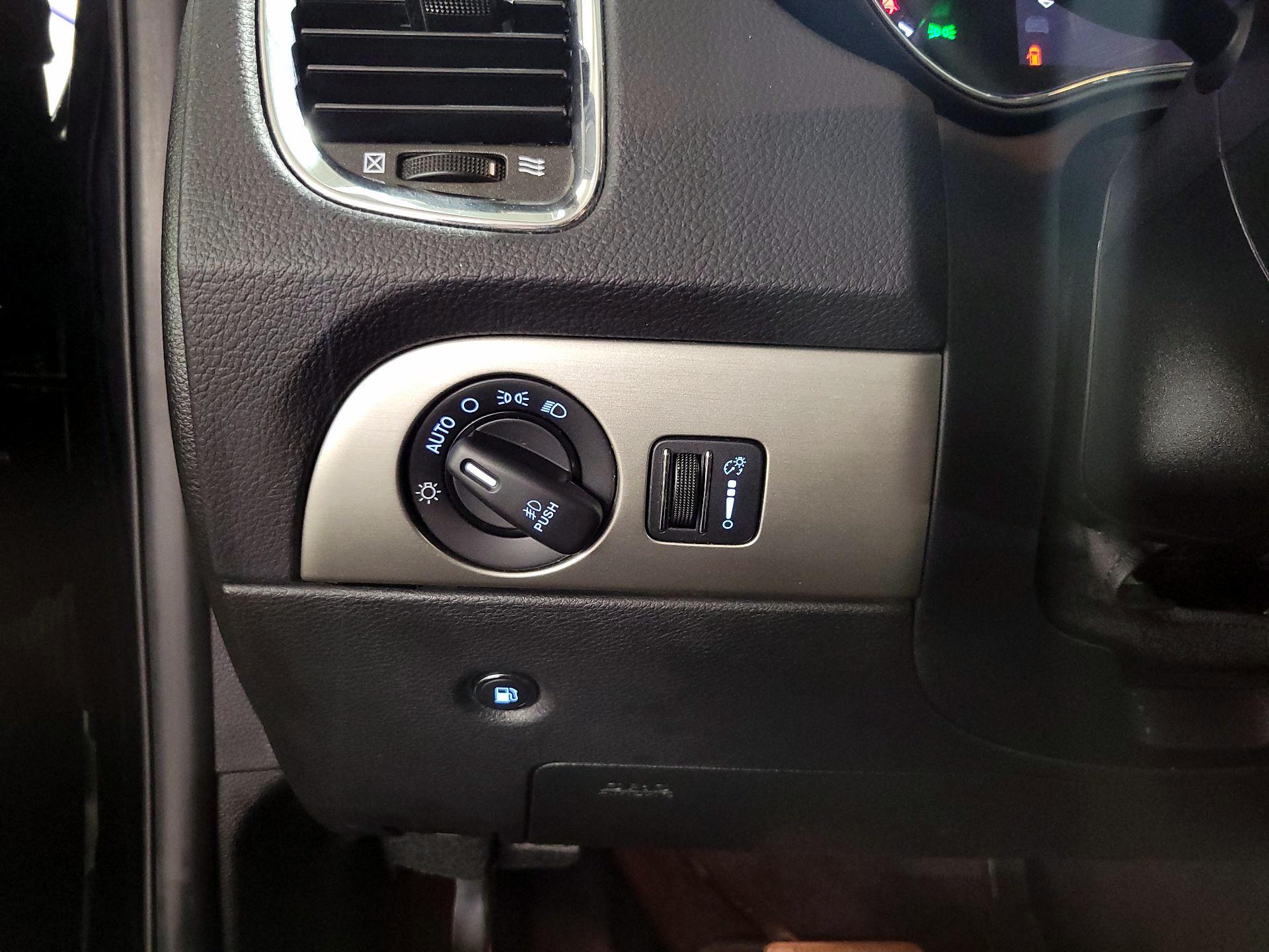 Thumbnail: 2017 Dodge Durango - 13