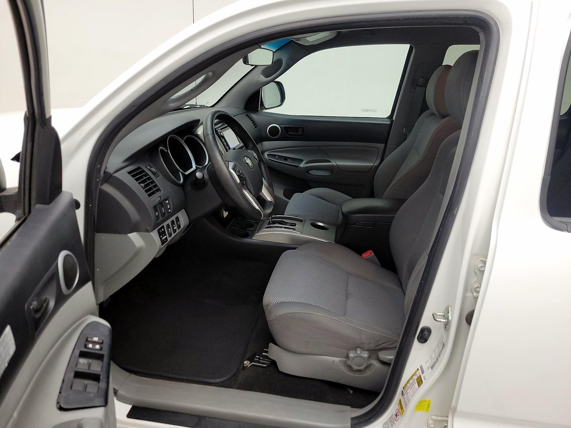 Thumbnail: 2014 Toyota Tacoma - 11