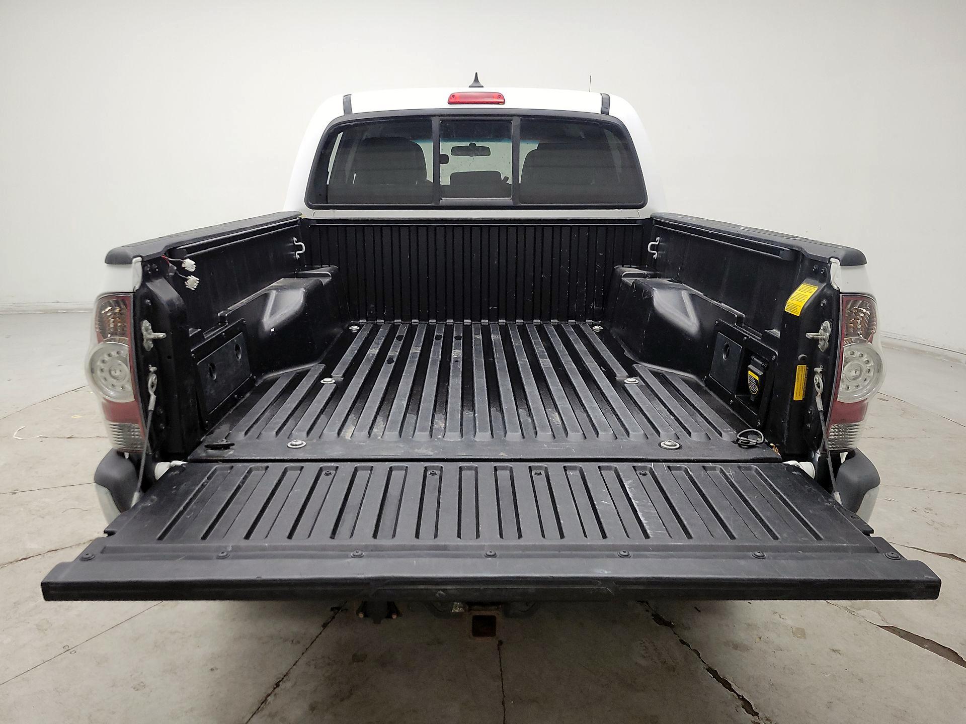 Thumbnail: 2014 Toyota Tacoma - 20