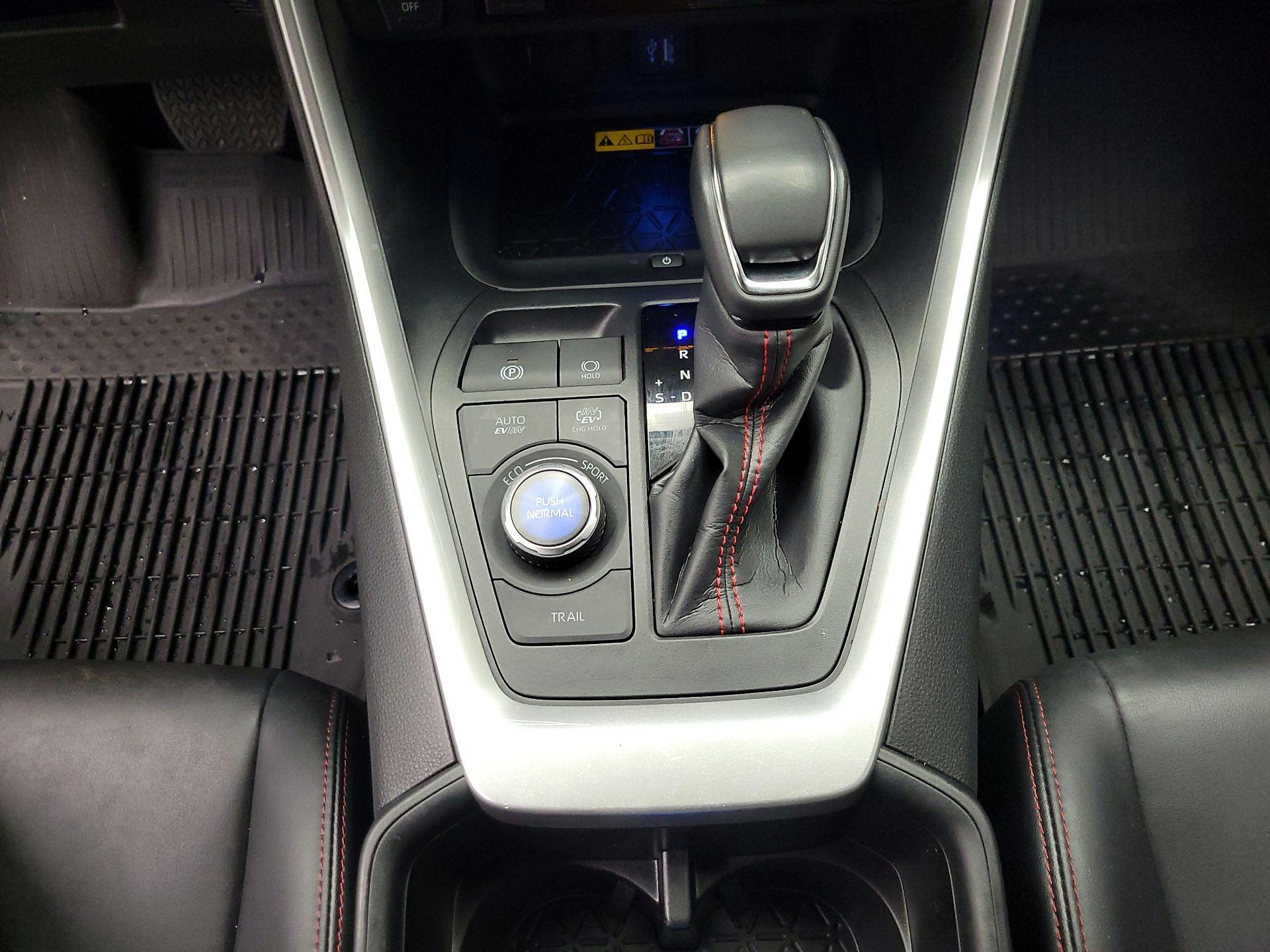 Thumbnail: 2023 Toyota RAV4 - 17