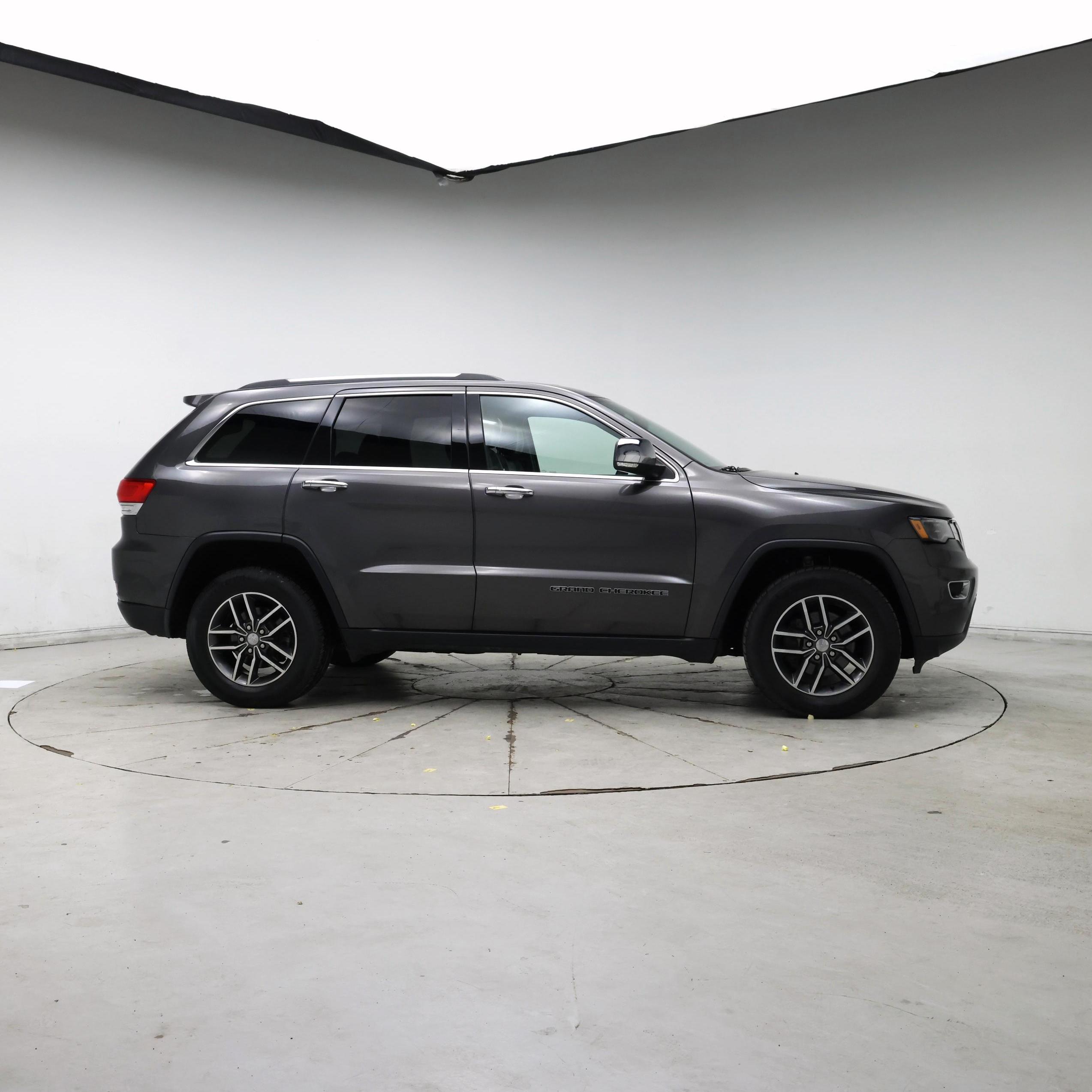 Thumbnail: 2018 Jeep Grand Cherokee - 7