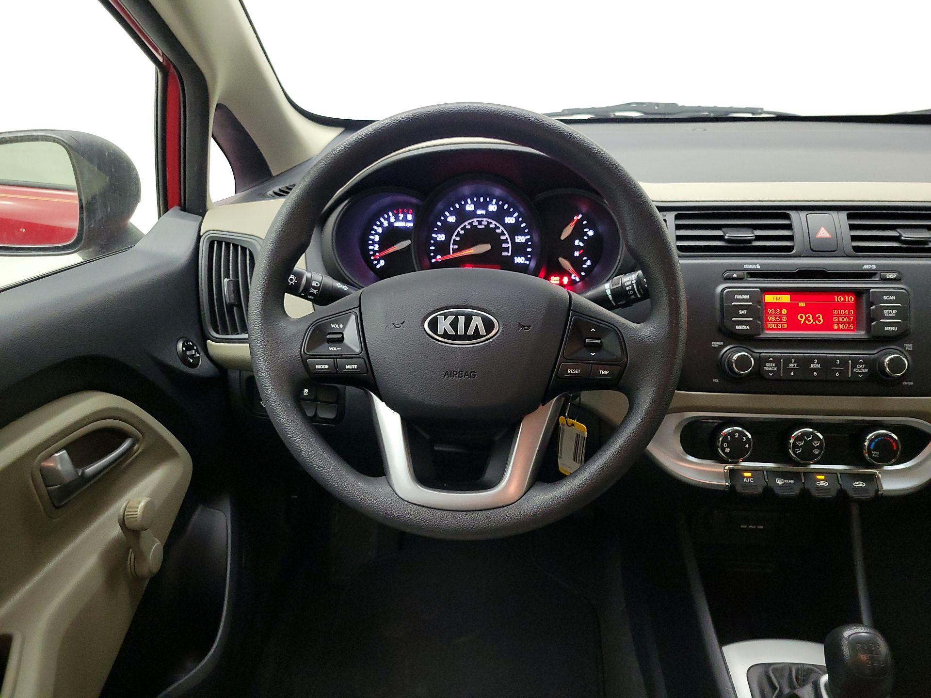 Thumbnail: 2015 Kia Rio - 10