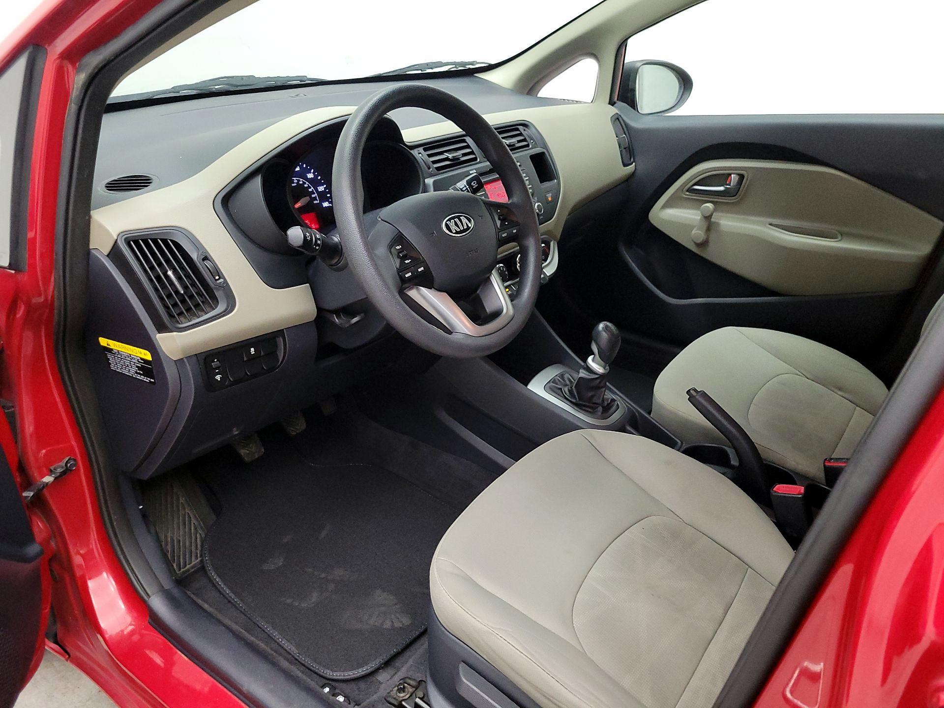 Thumbnail: 2015 Kia Rio - 11