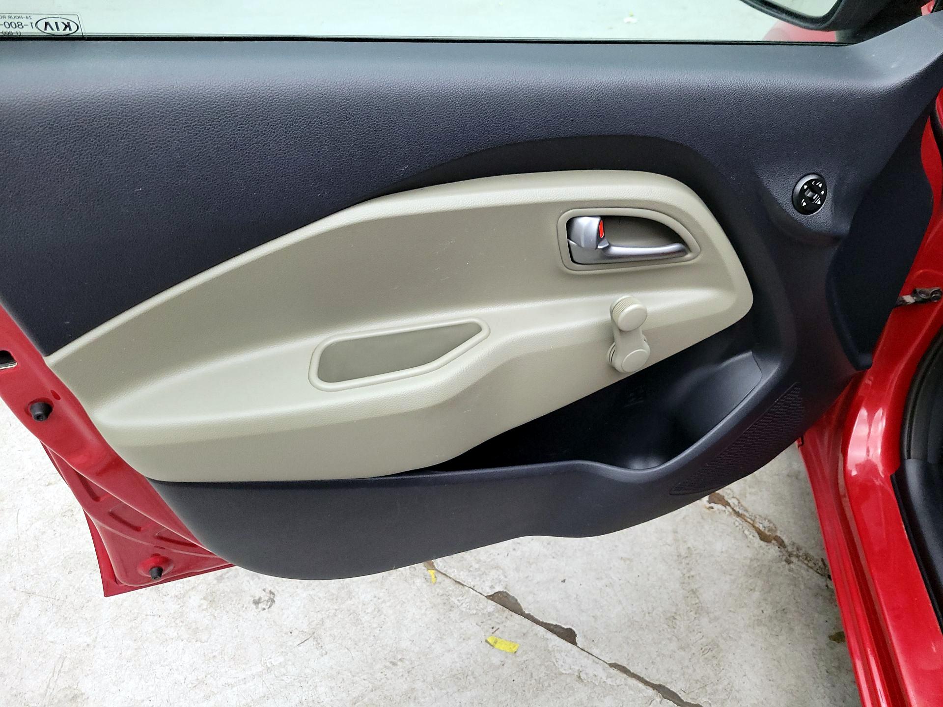 Thumbnail: 2015 Kia Rio - 12