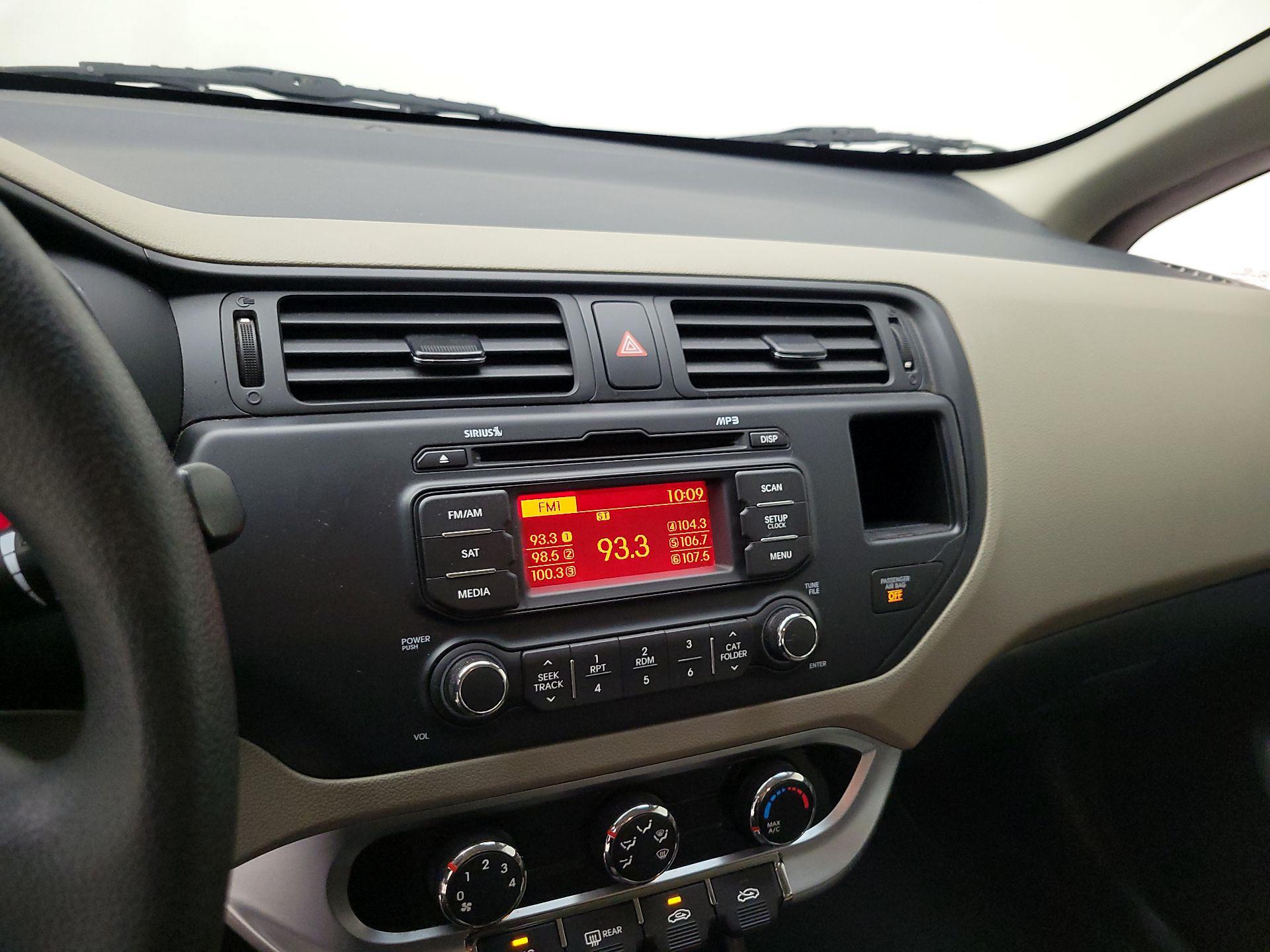 Thumbnail: 2015 Kia Rio - 14