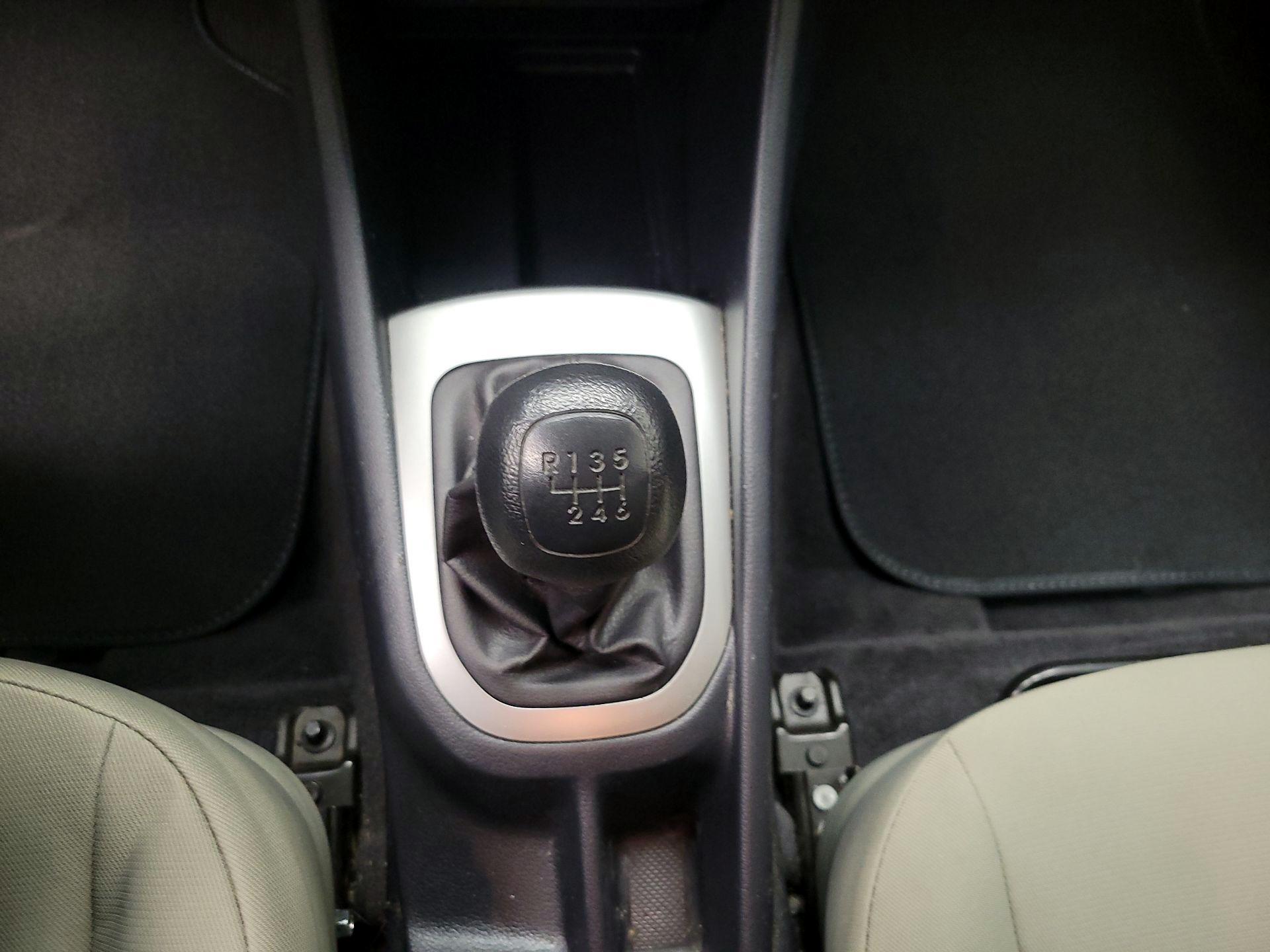 Thumbnail: 2015 Kia Rio - 16