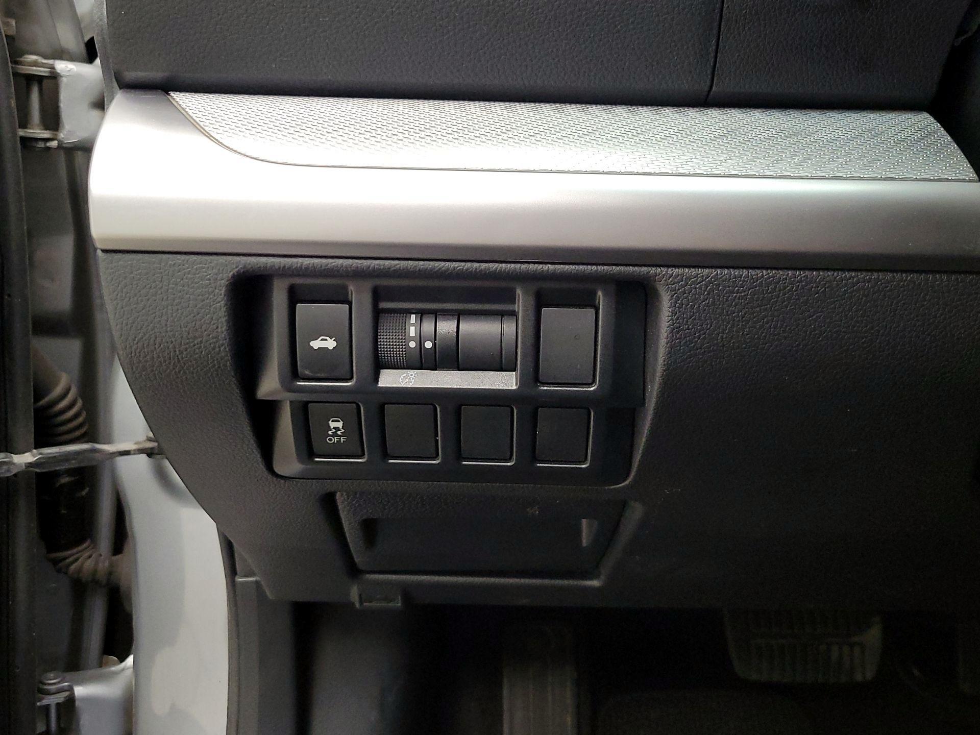 Thumbnail: 2015 Subaru Legacy - 13