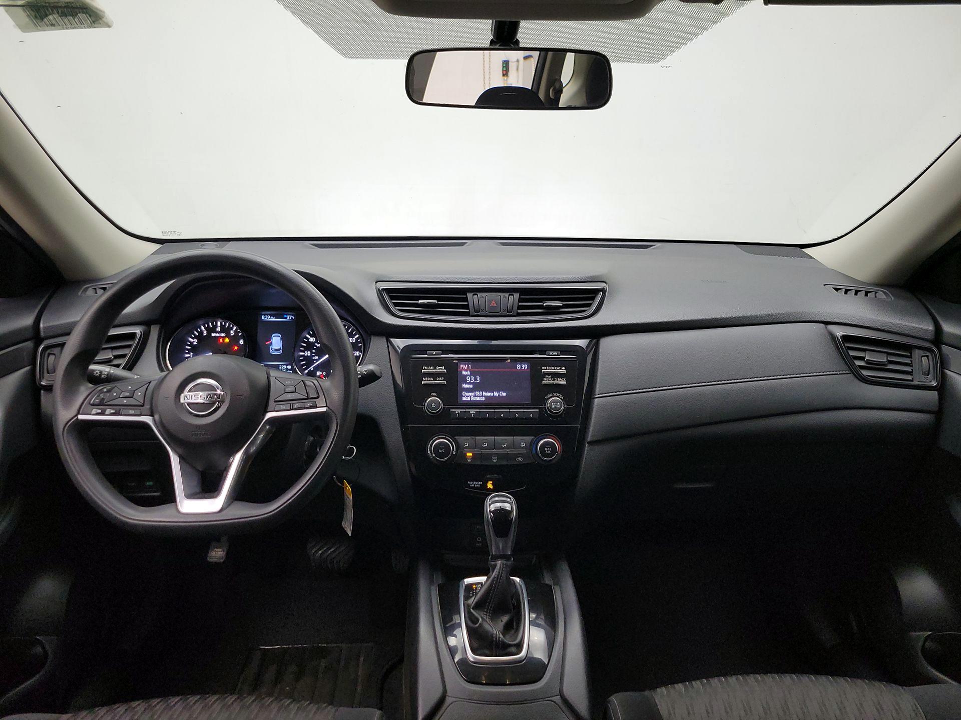 Thumbnail: 2017 Nissan Rogue - 9