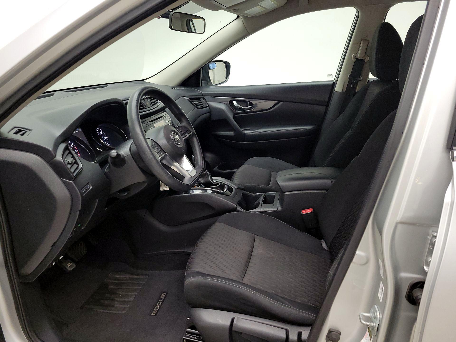 Thumbnail: 2017 Nissan Rogue - 11