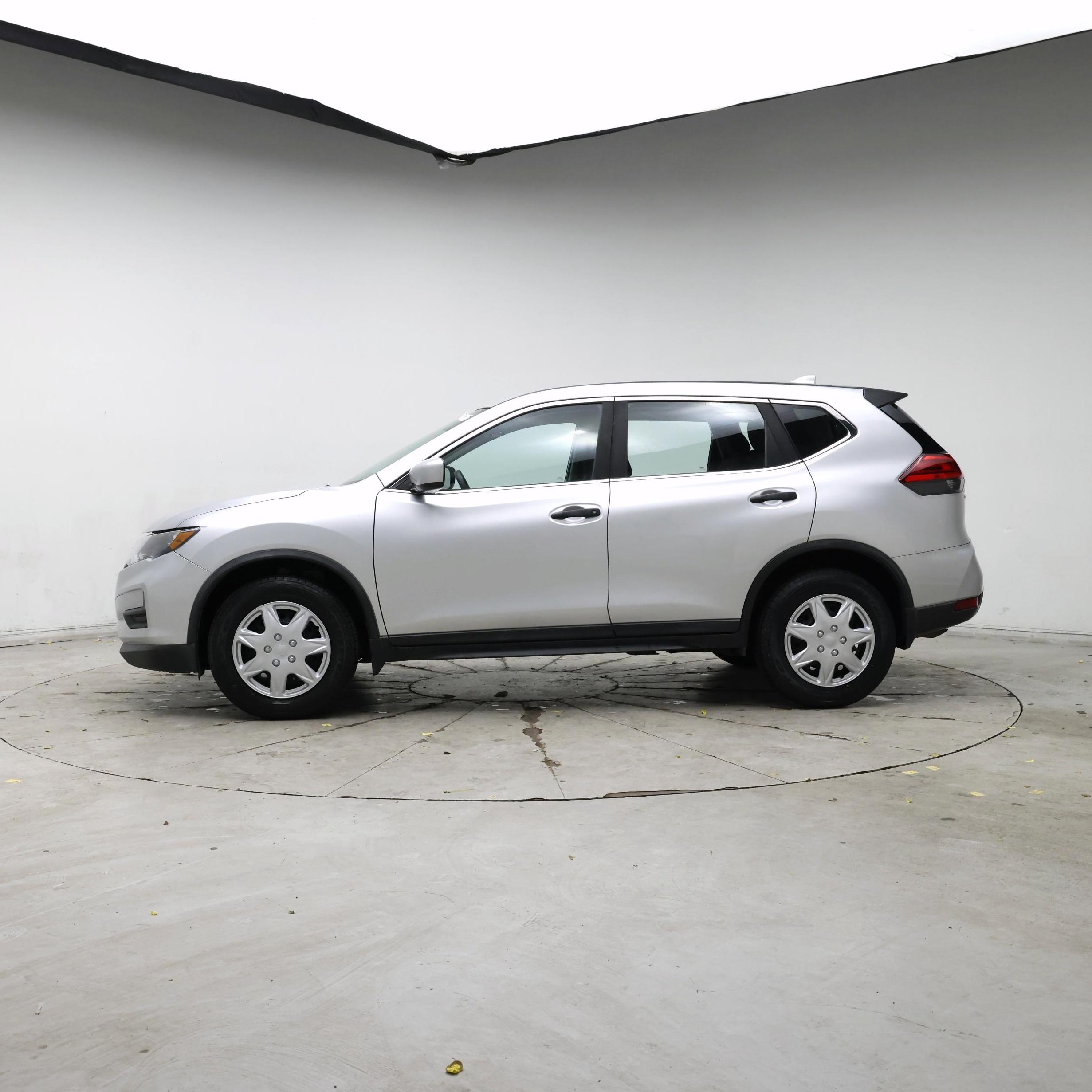 Thumbnail: 2017 Nissan Rogue - 3