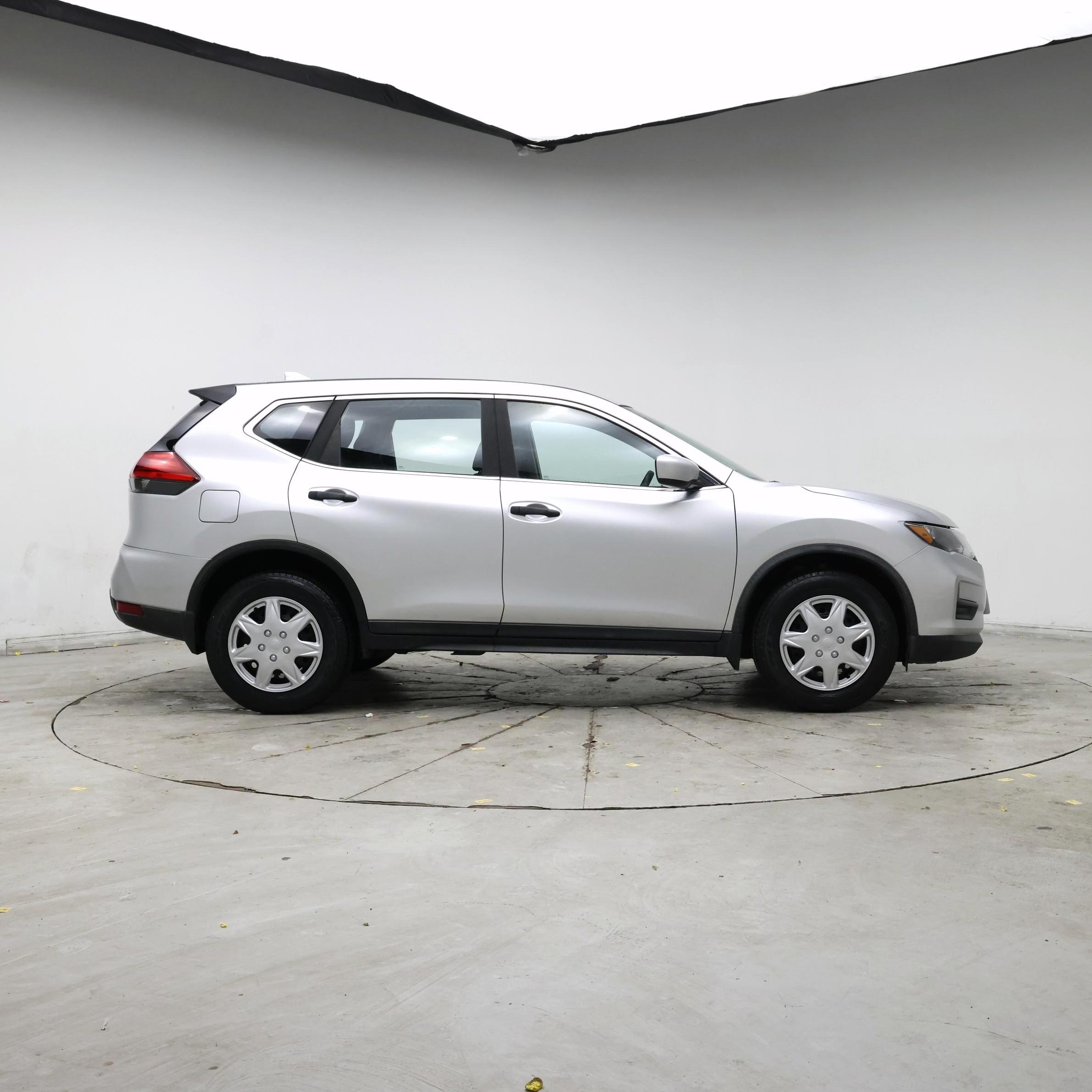 Thumbnail: 2017 Nissan Rogue - 7