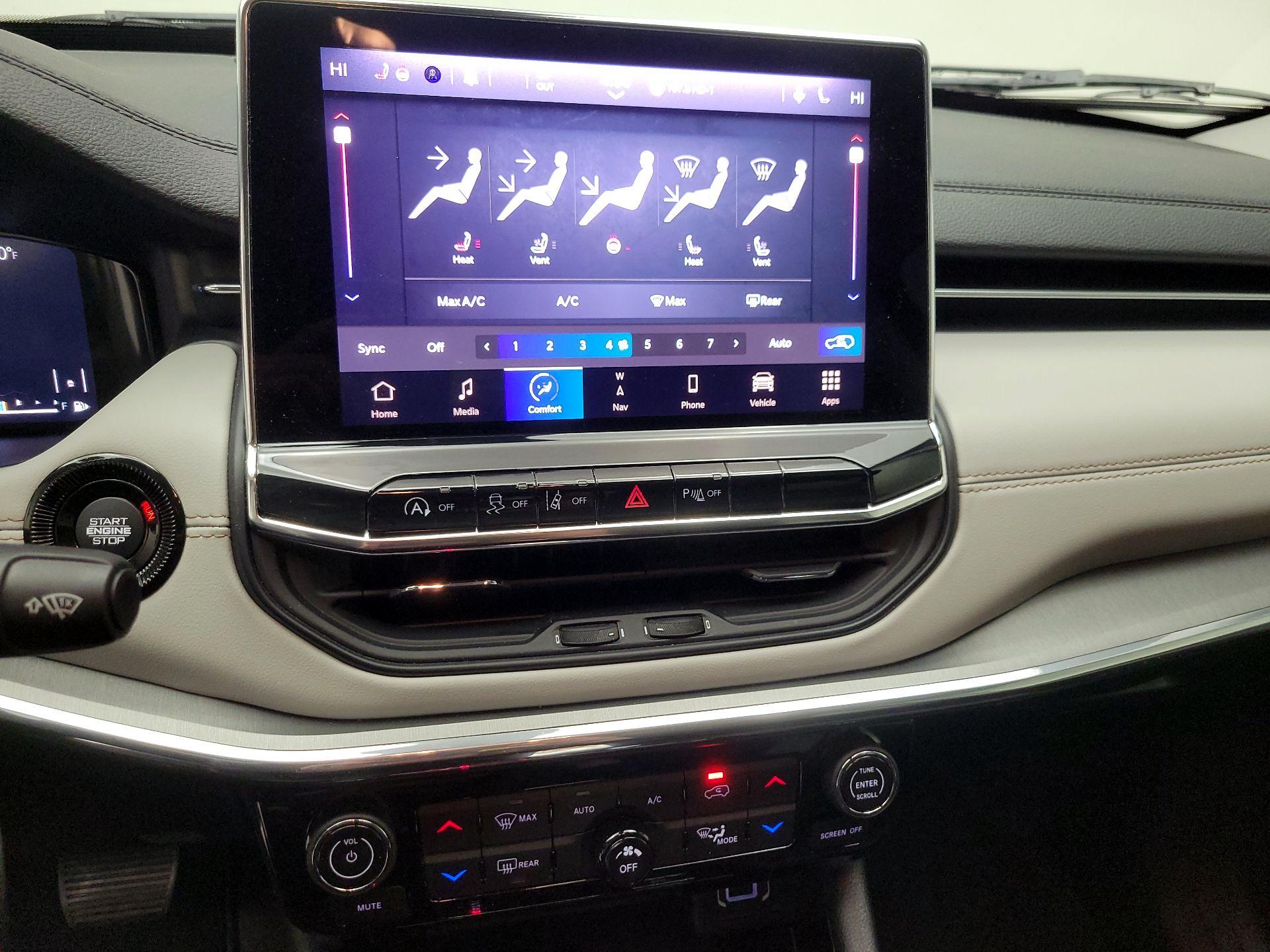 Thumbnail: 2022 Jeep Compass - 17