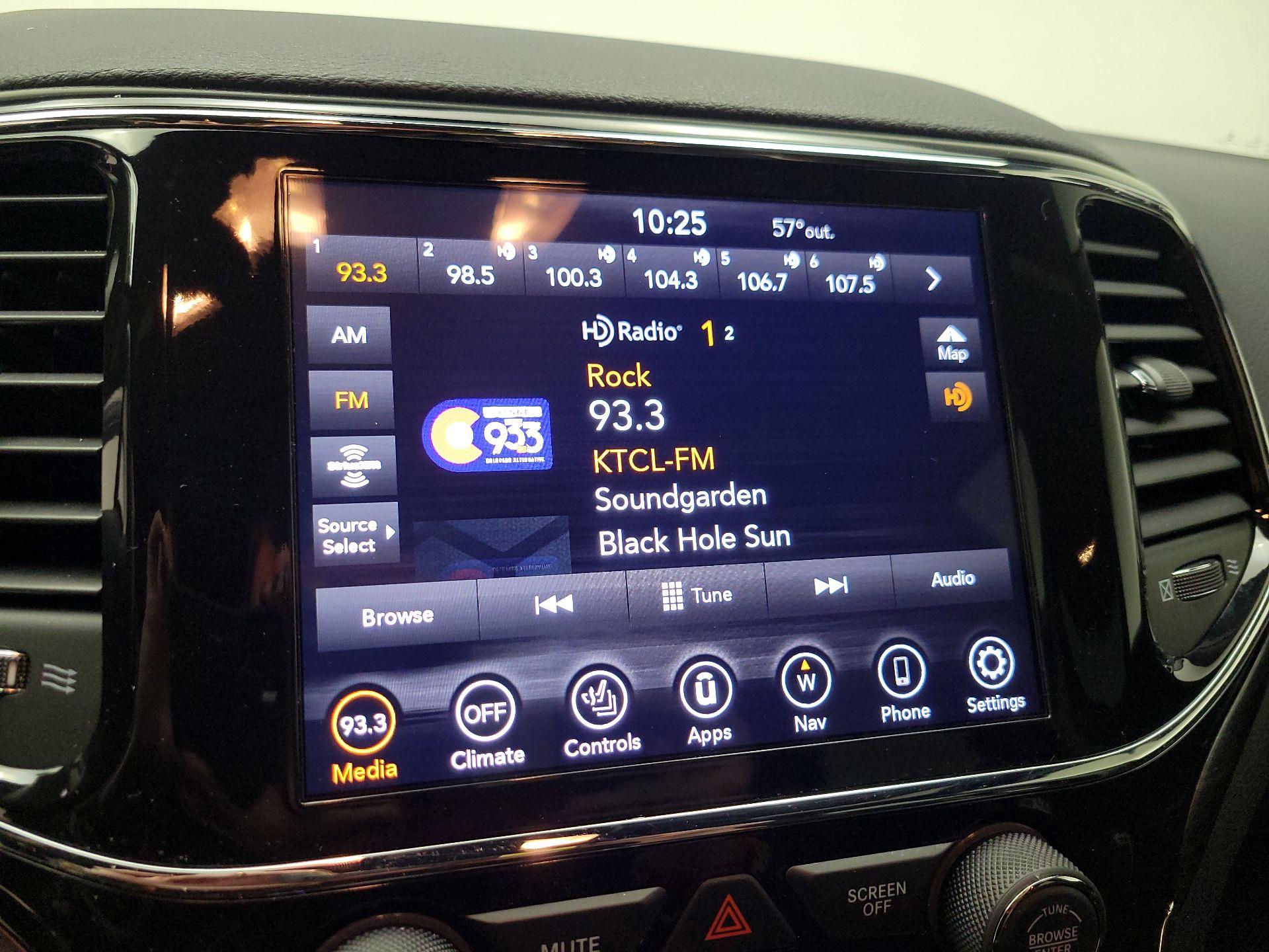 Thumbnail: 2021 Jeep Grand Cherokee - 16