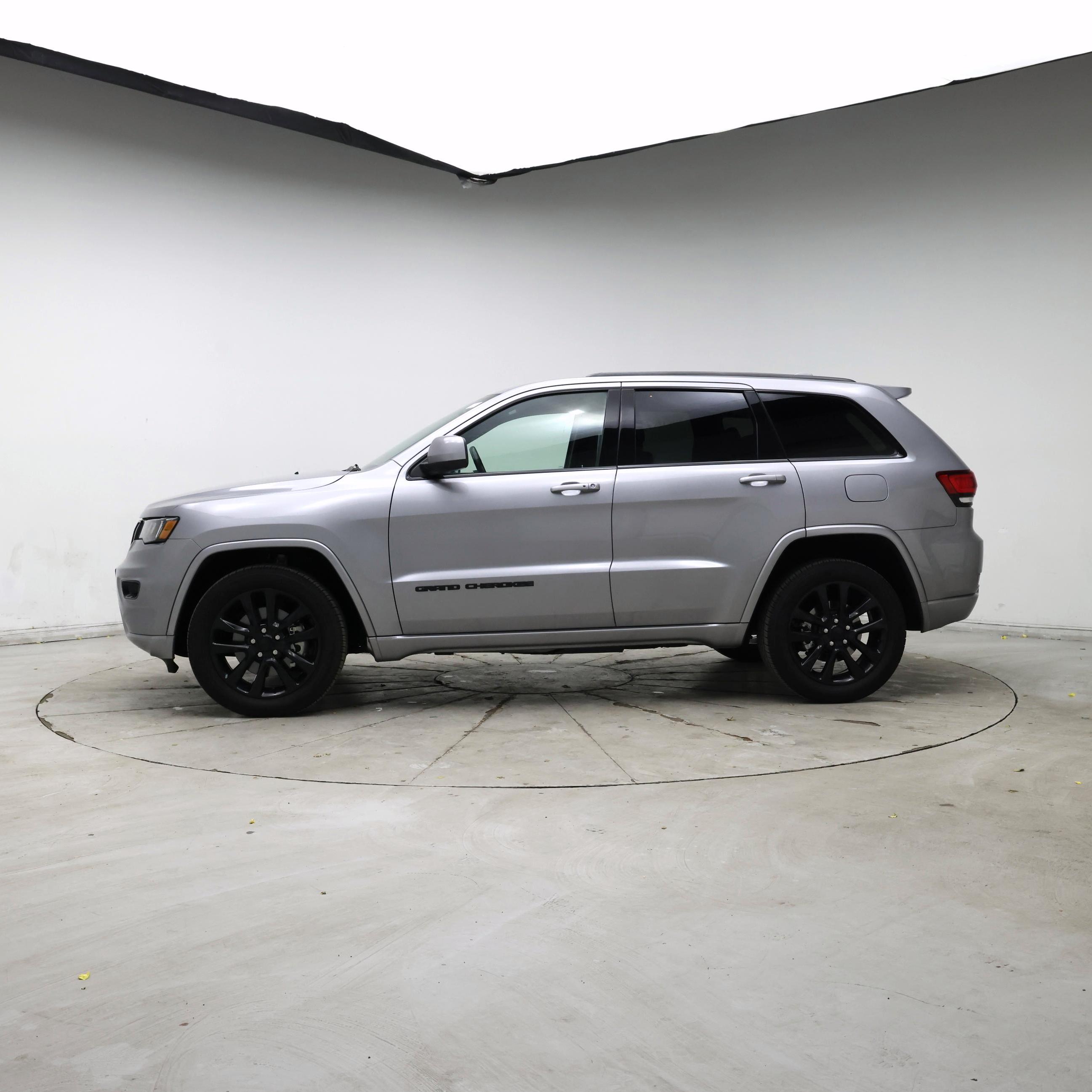 Thumbnail: 2021 Jeep Grand Cherokee - 3