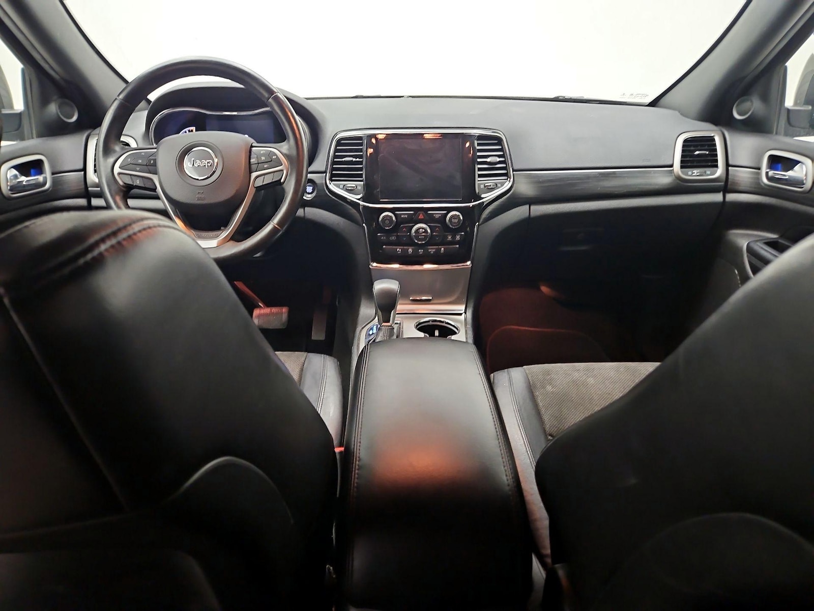 2019 Jeep Grand Cherokee Altitude - Photo 10