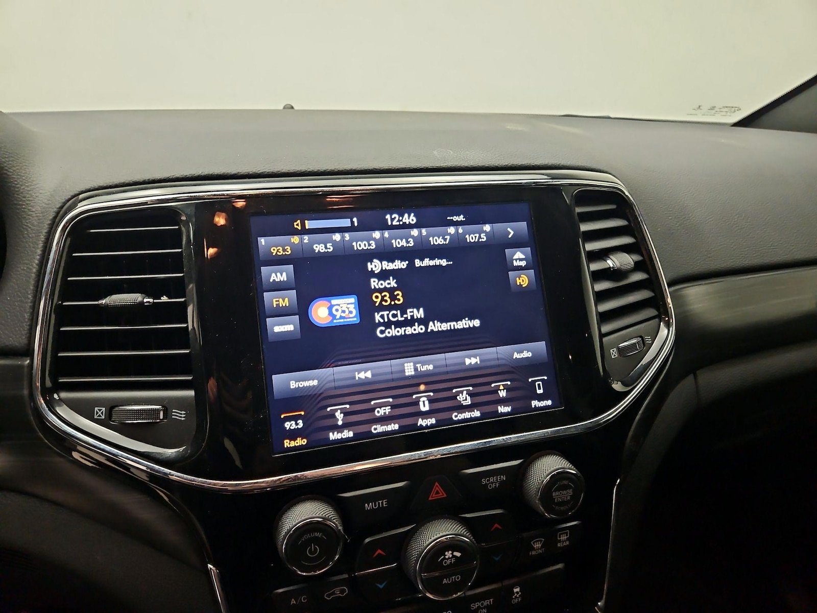 2019 Jeep Grand Cherokee Altitude - Photo 16