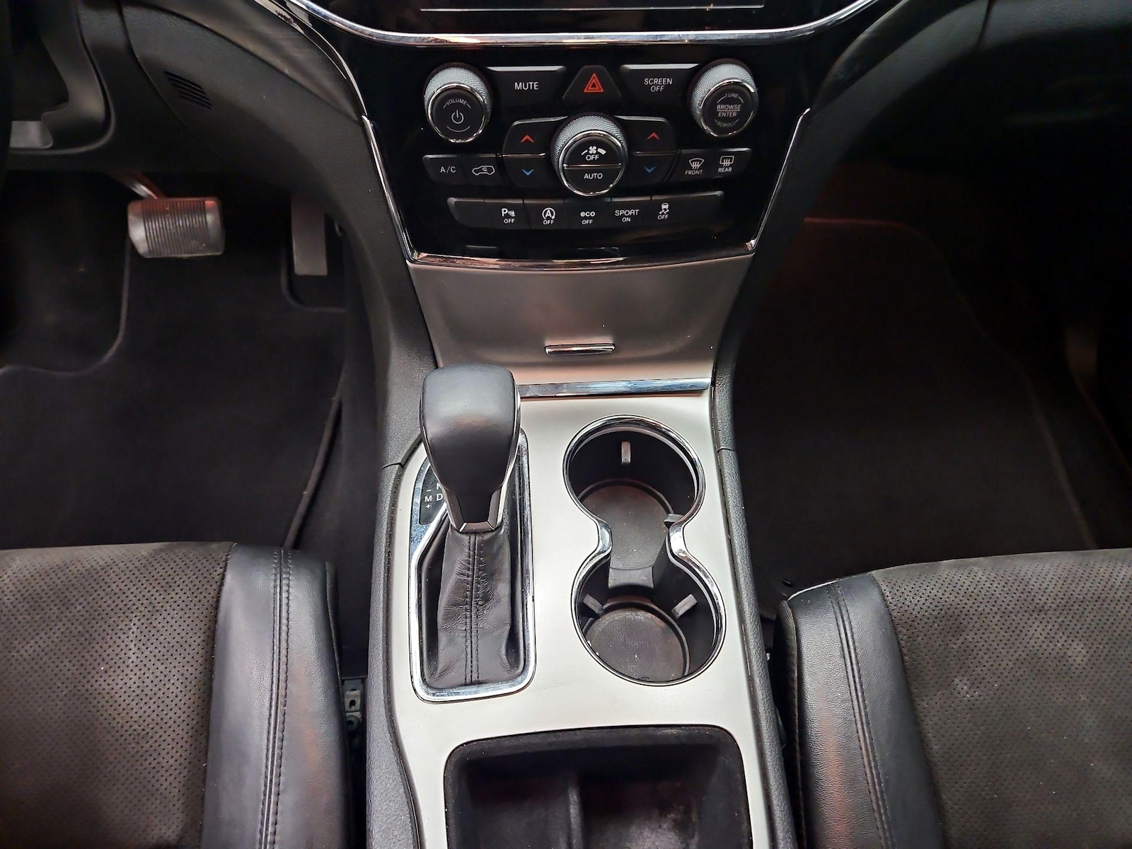 2019 Jeep Grand Cherokee Altitude - Photo 18