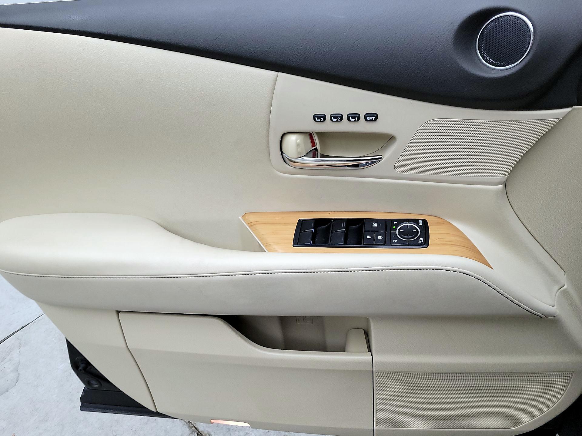 Thumbnail: 2015 Lexus RX - 12