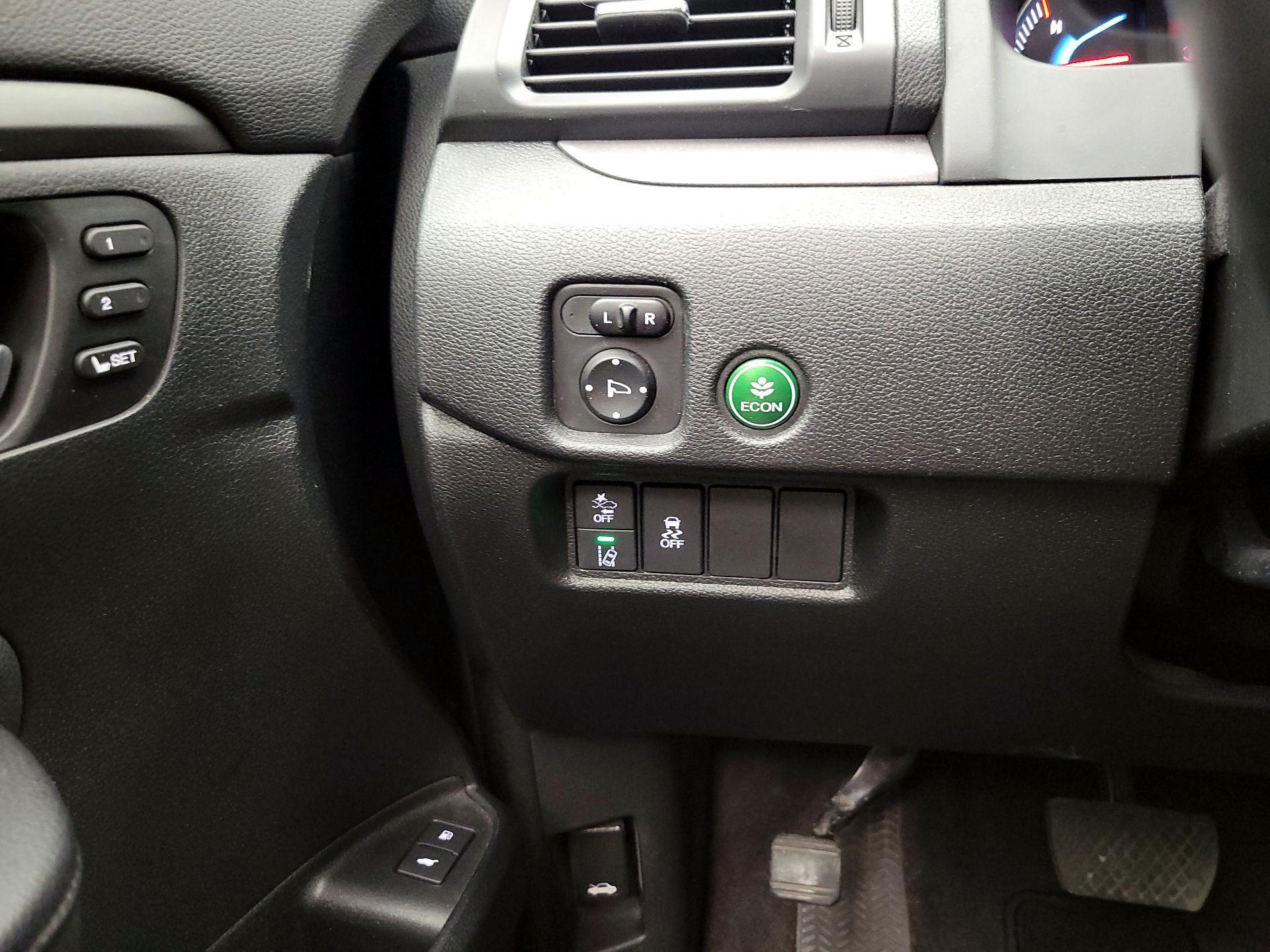 Thumbnail: 2019 Honda Pilot - 13