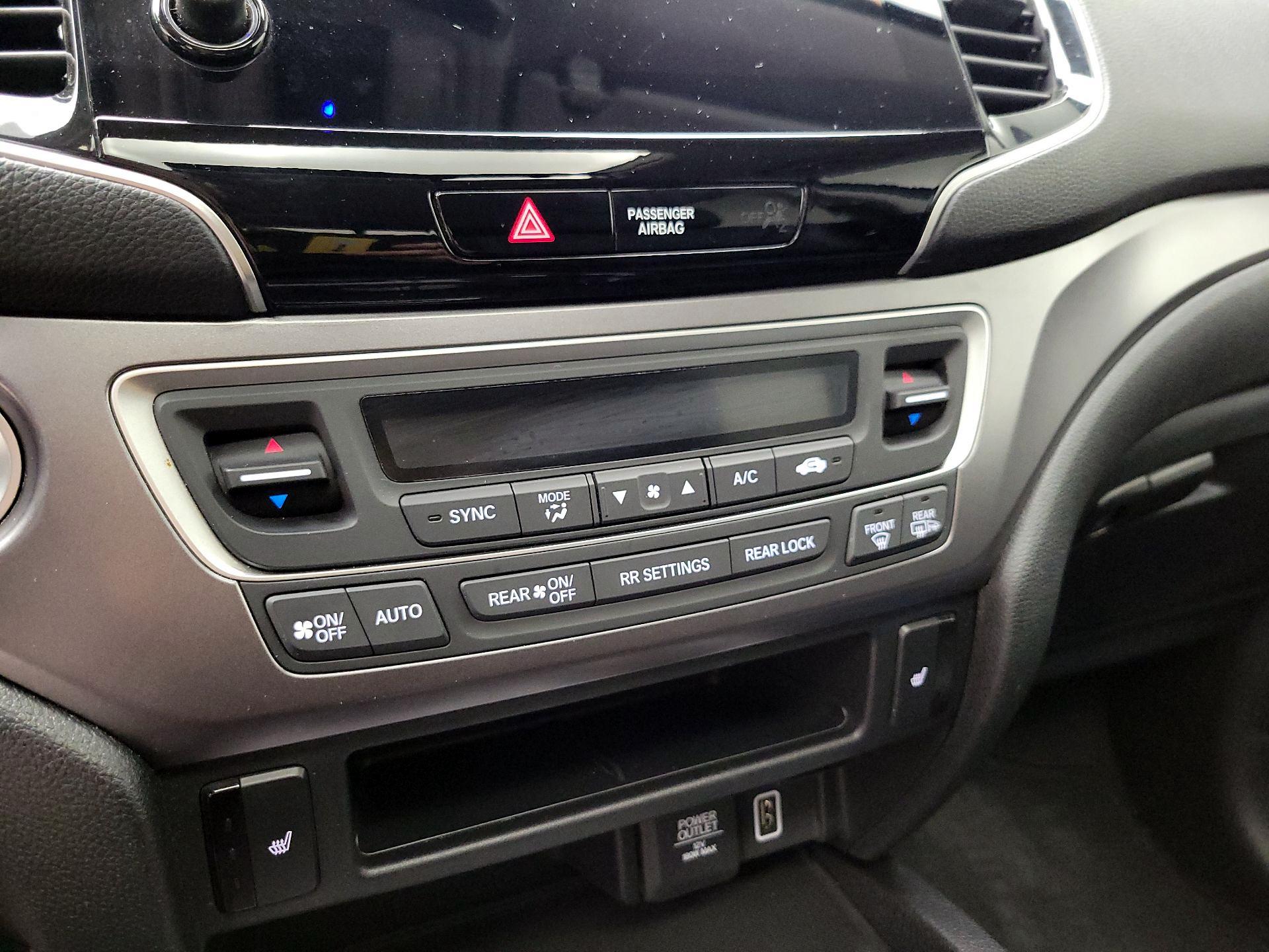 Thumbnail: 2019 Honda Pilot - 16