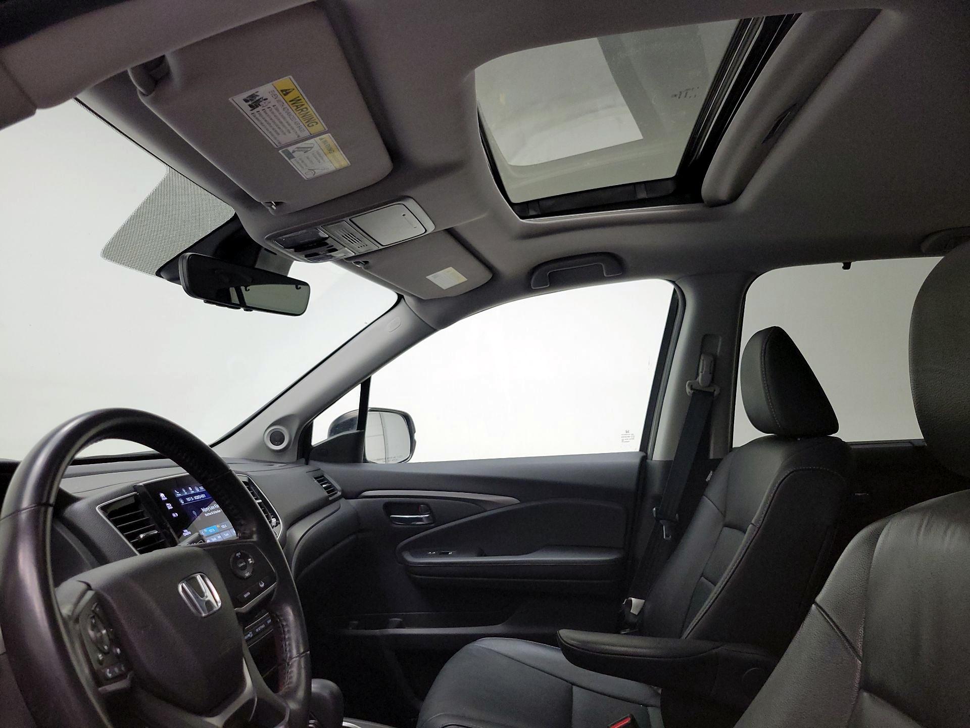 Thumbnail: 2019 Honda Pilot - 19