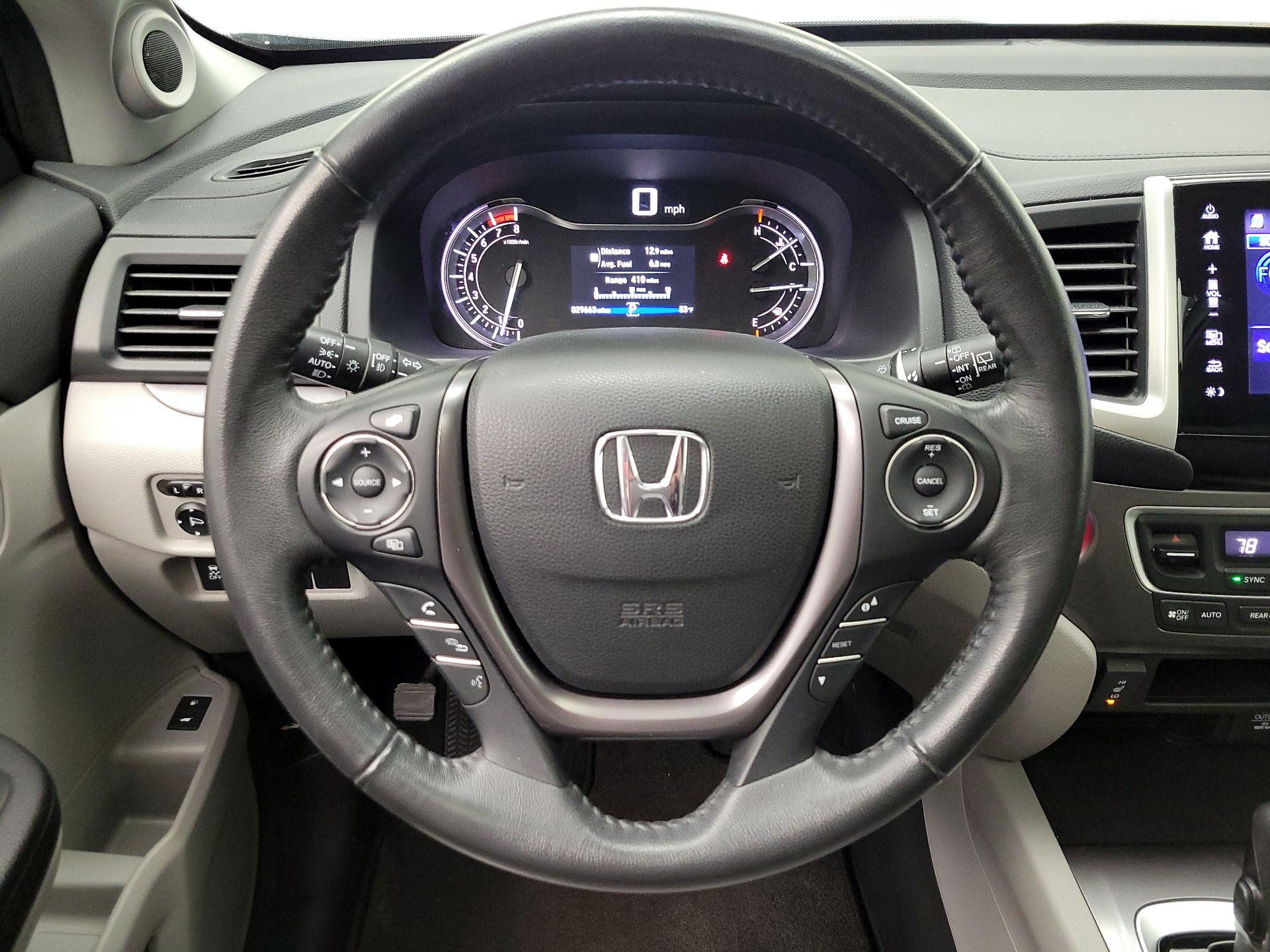 Thumbnail: 2017 Honda Pilot - 10