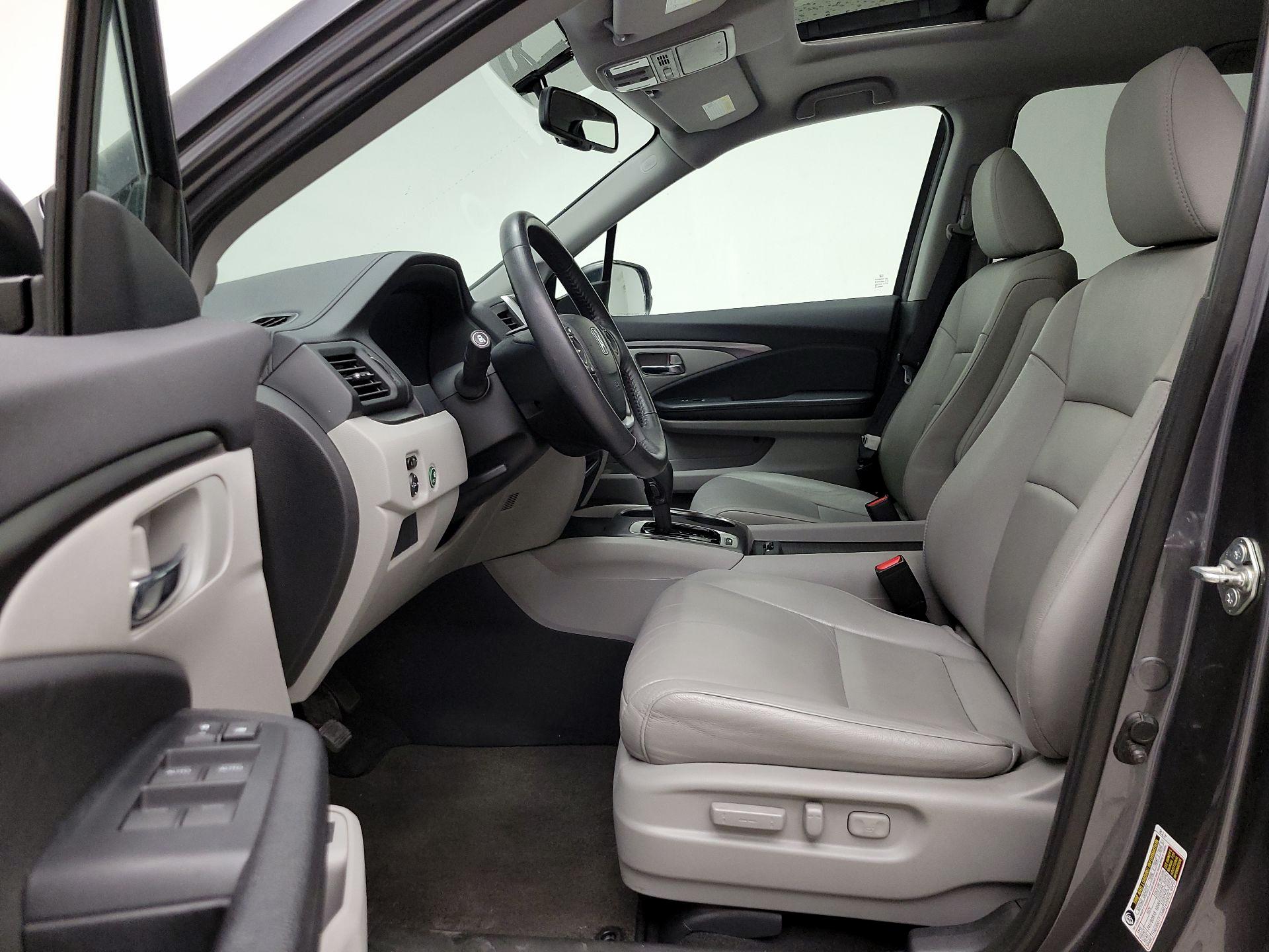 Thumbnail: 2017 Honda Pilot - 11