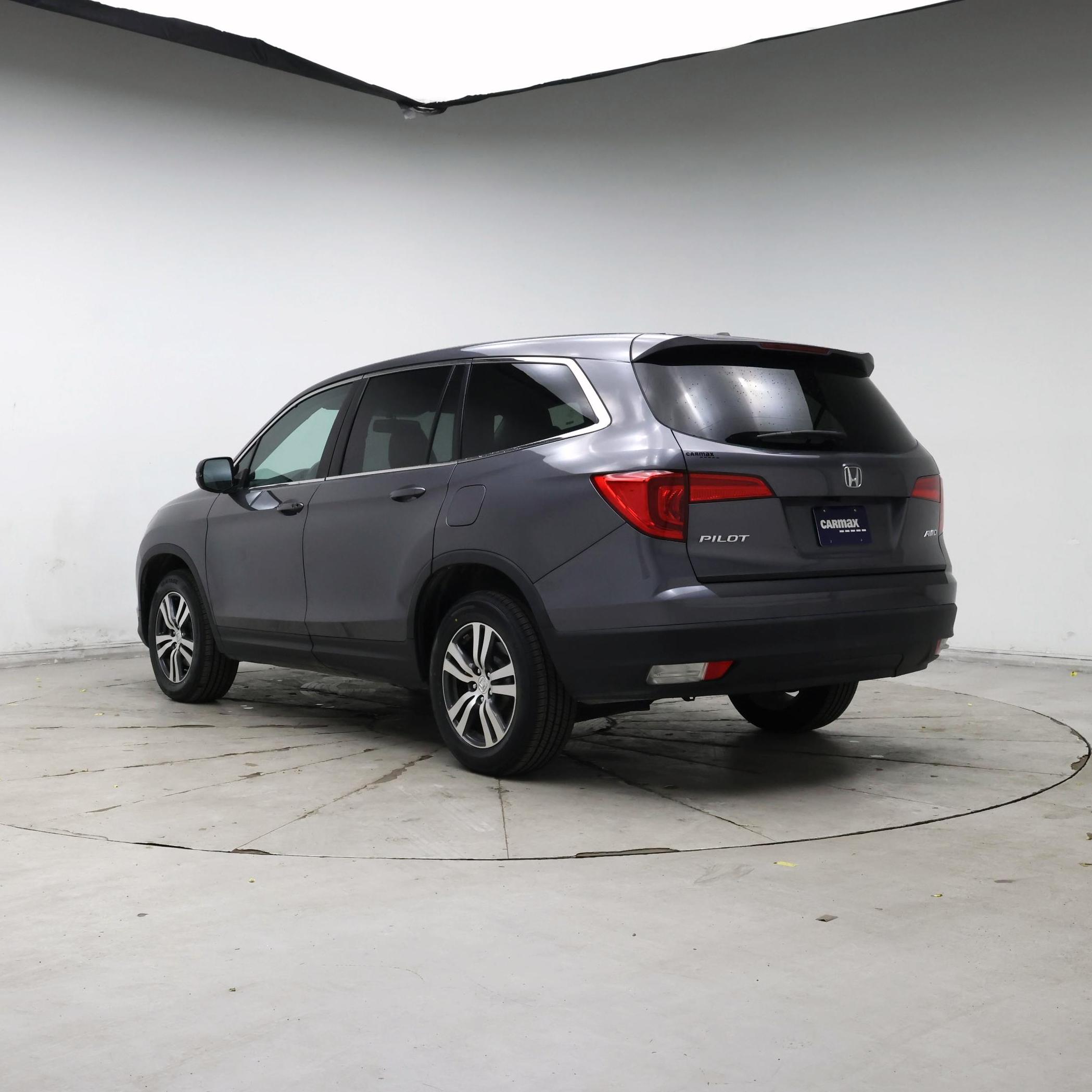 Thumbnail: 2017 Honda Pilot - 2