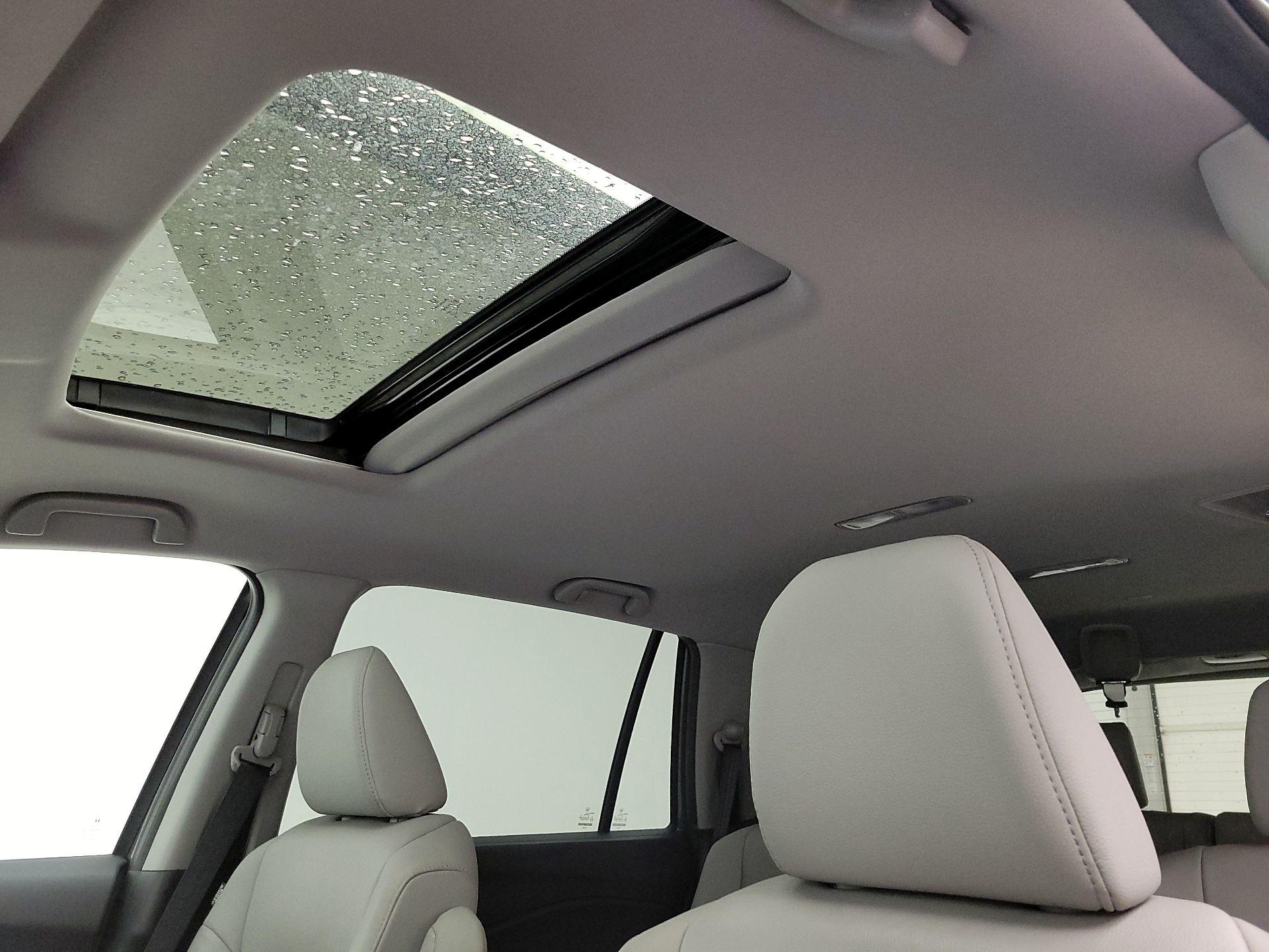 Thumbnail: 2017 Honda Pilot - 19