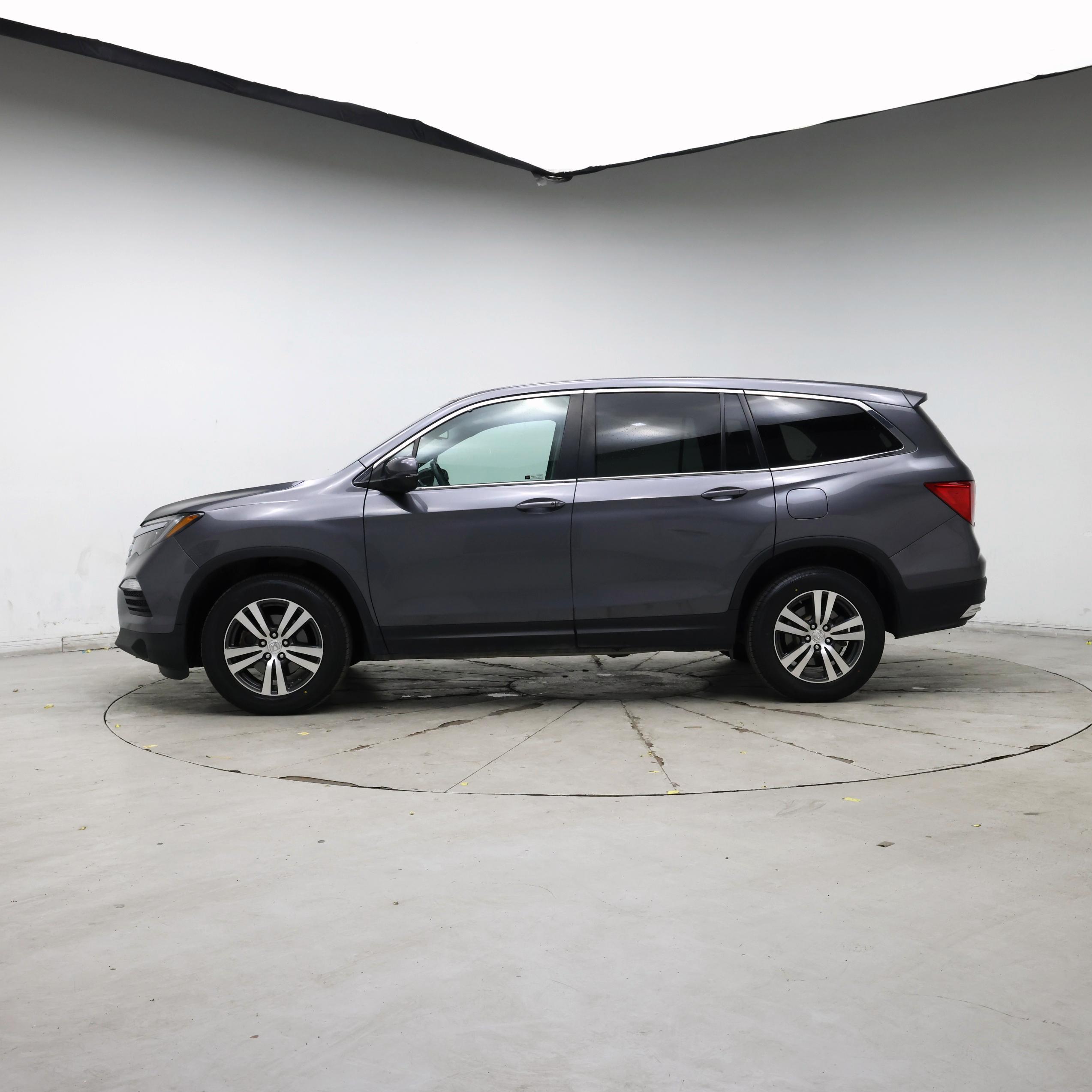 Thumbnail: 2017 Honda Pilot - 3