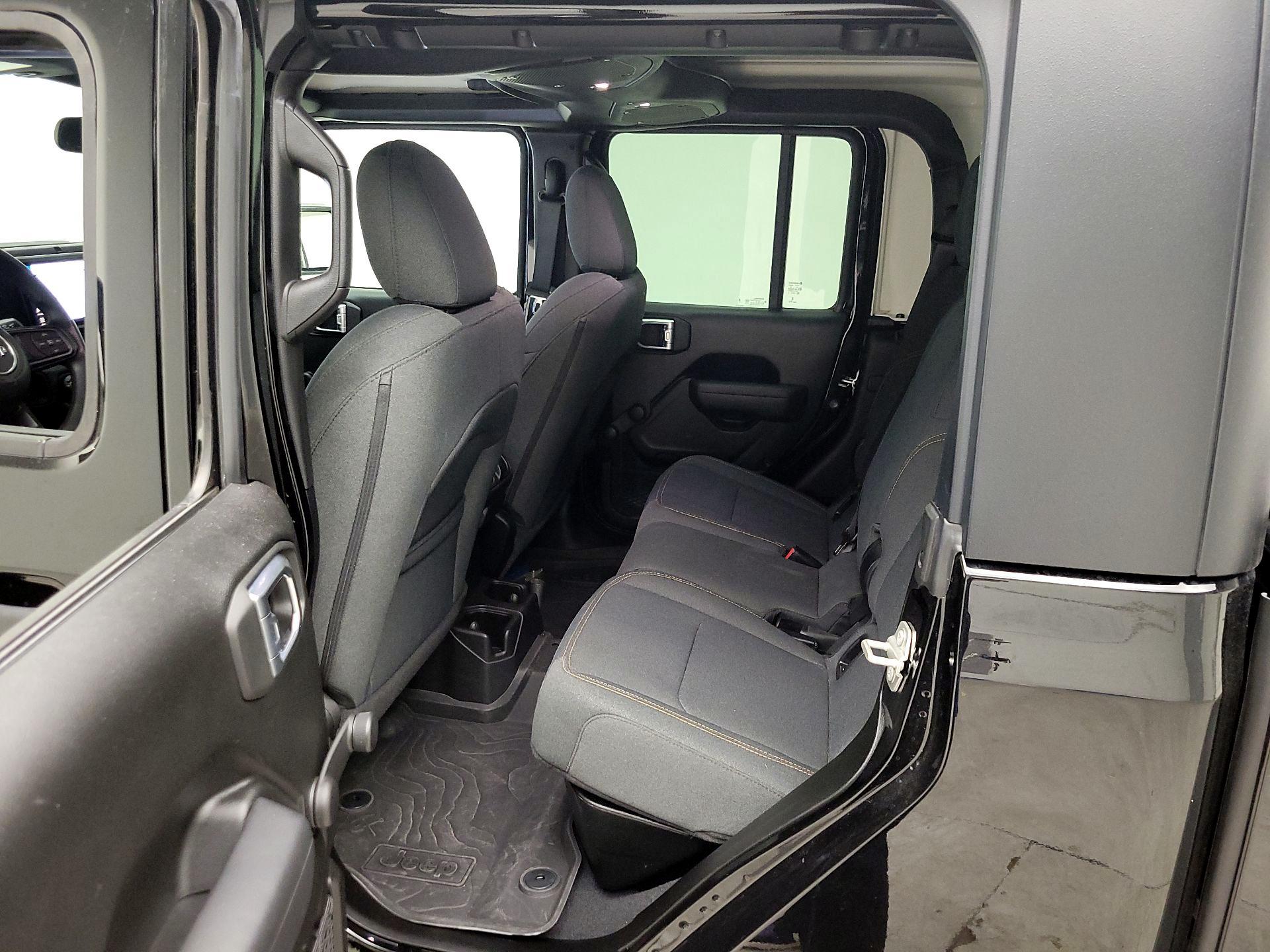 Thumbnail: 2024 Jeep Gladiator - 19