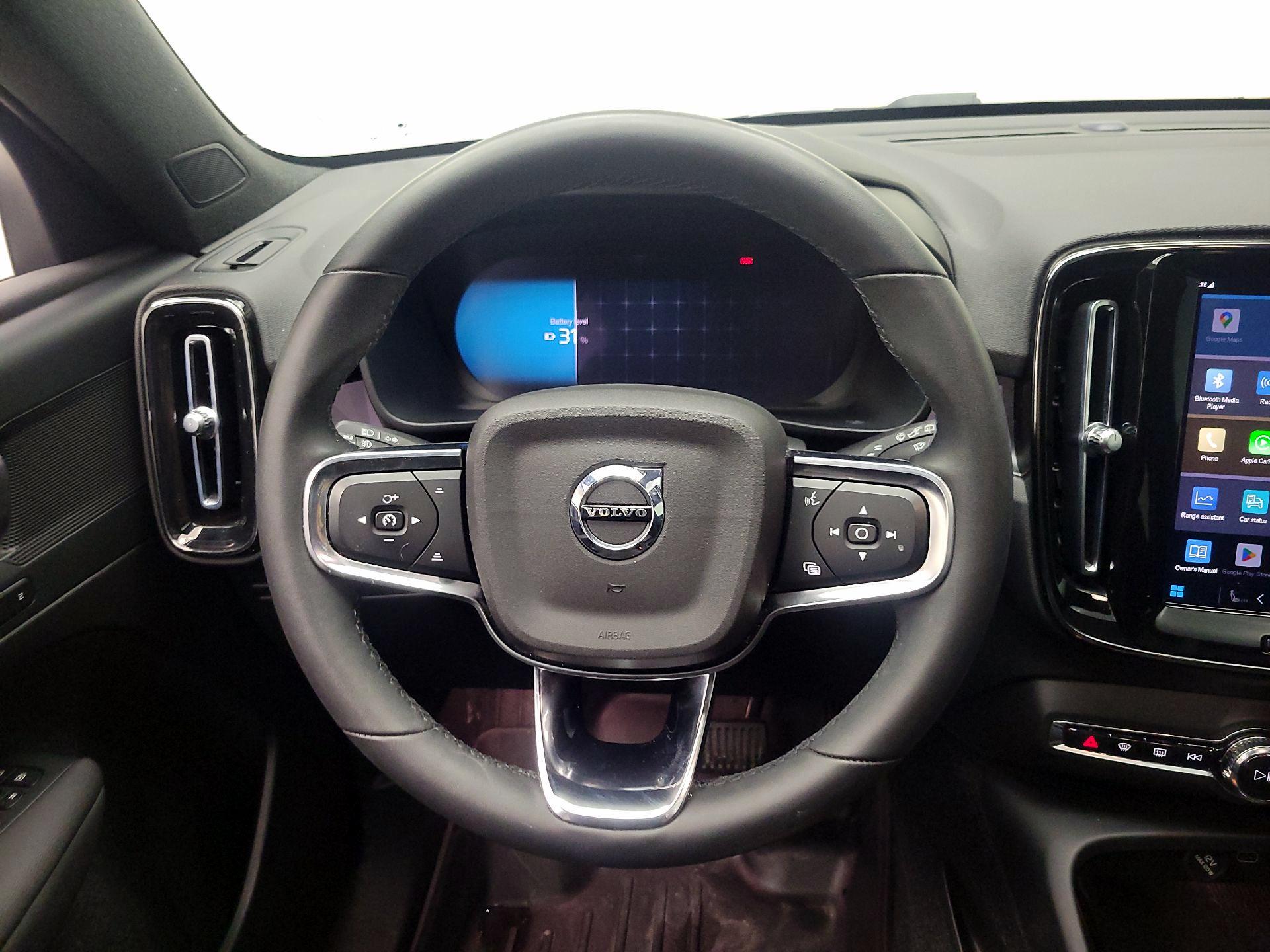 Thumbnail: 2023 Volvo XC40 - 10