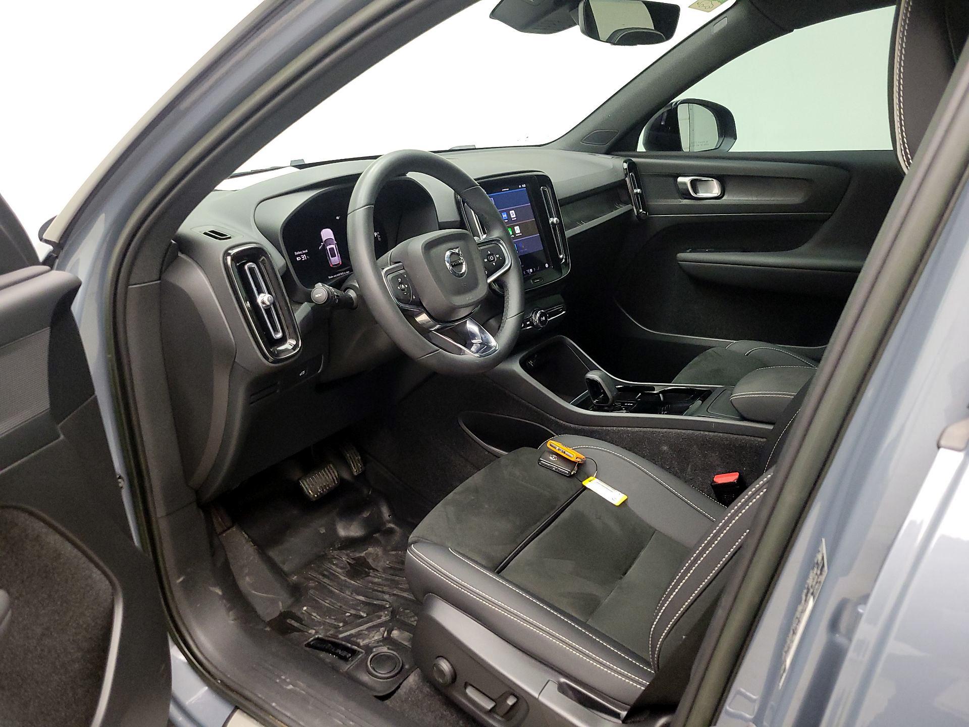 Thumbnail: 2023 Volvo XC40 - 11