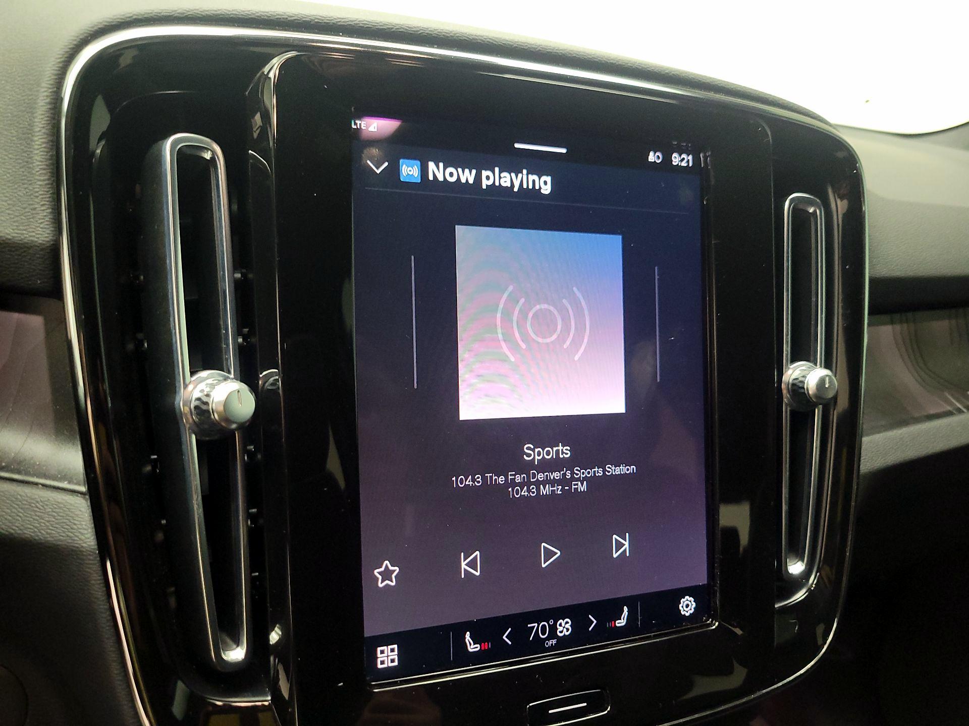 Thumbnail: 2023 Volvo XC40 - 15