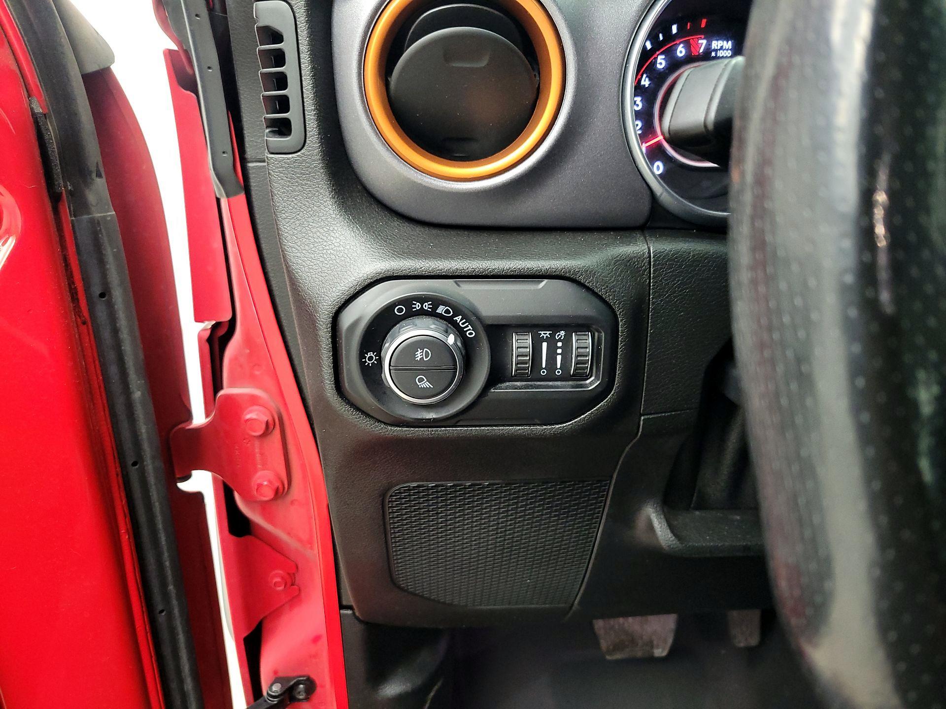 Thumbnail: 2020 Jeep Gladiator - 13