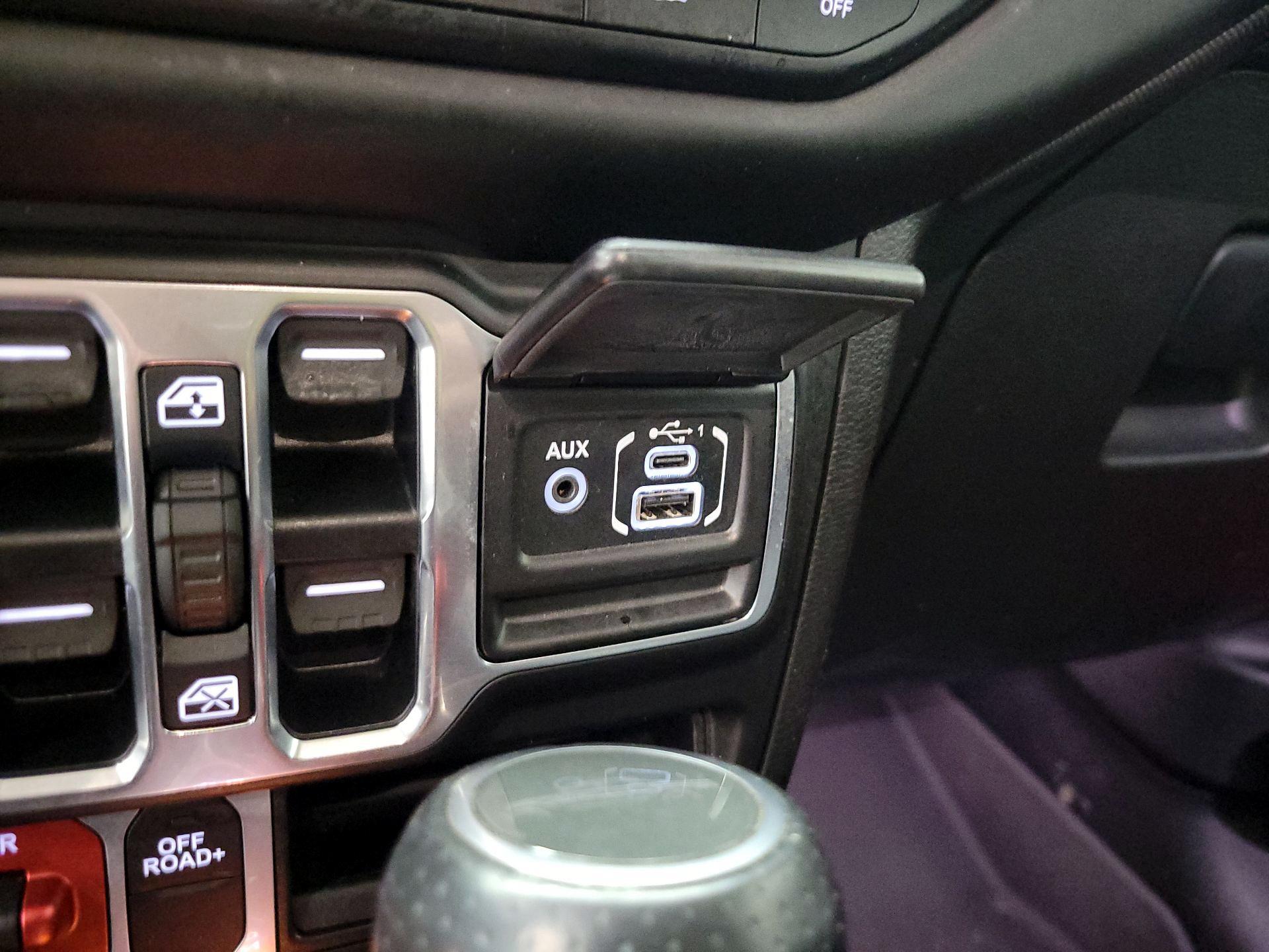 Thumbnail: 2020 Jeep Gladiator - 19