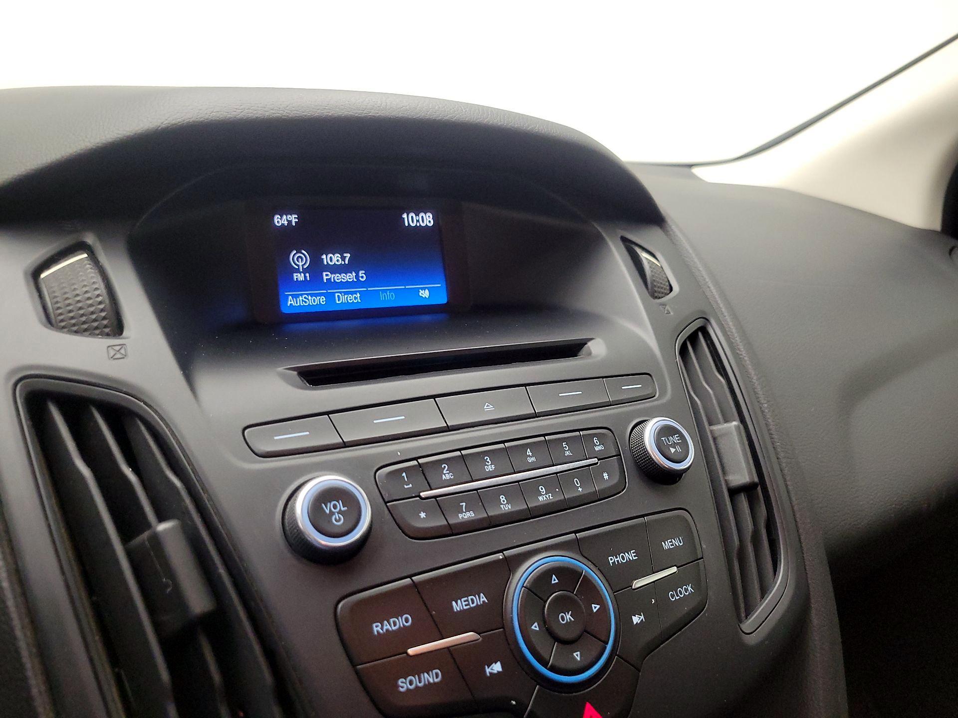 Thumbnail: 2016 Ford Focus - 15