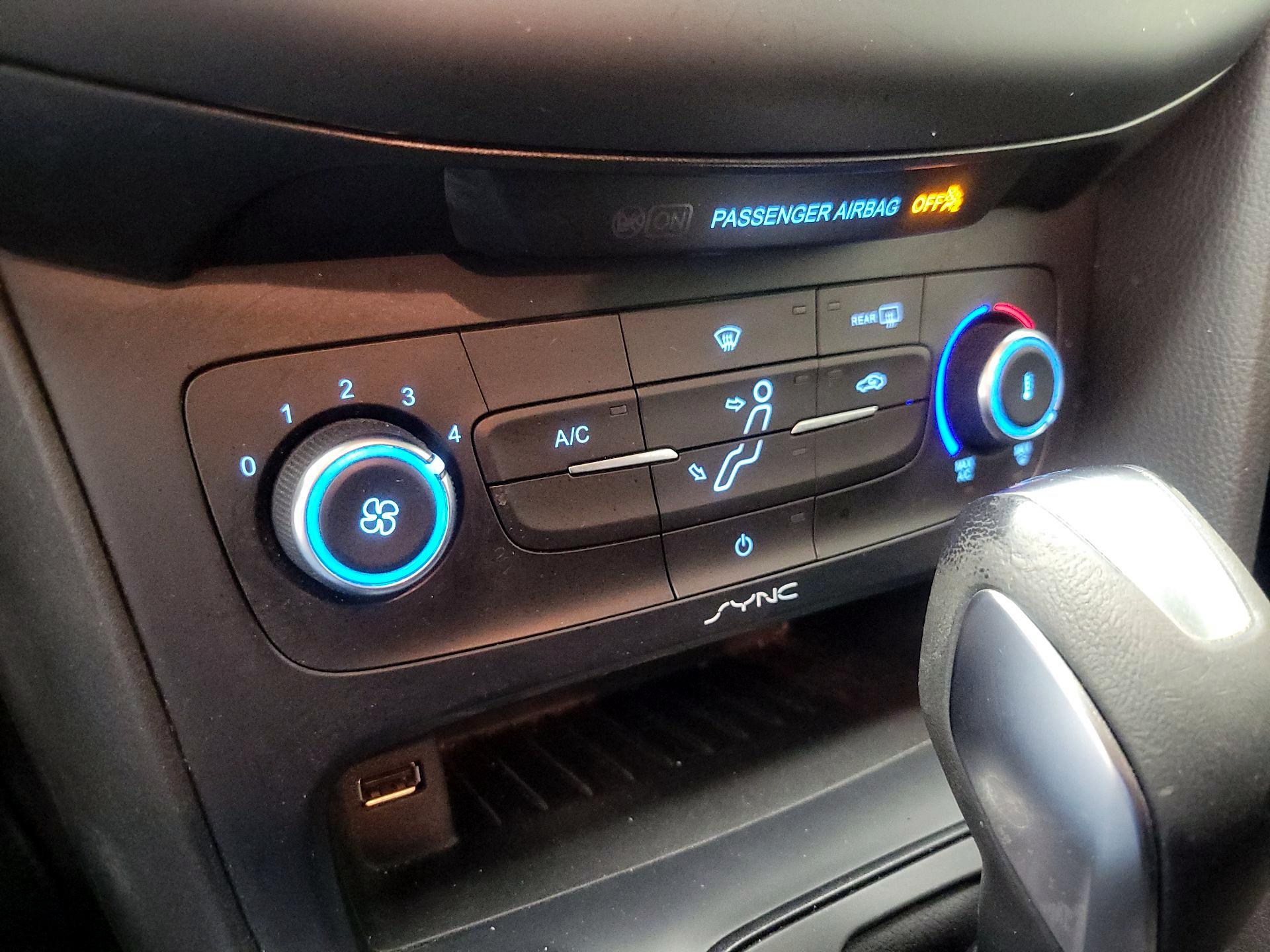 Thumbnail: 2016 Ford Focus - 16