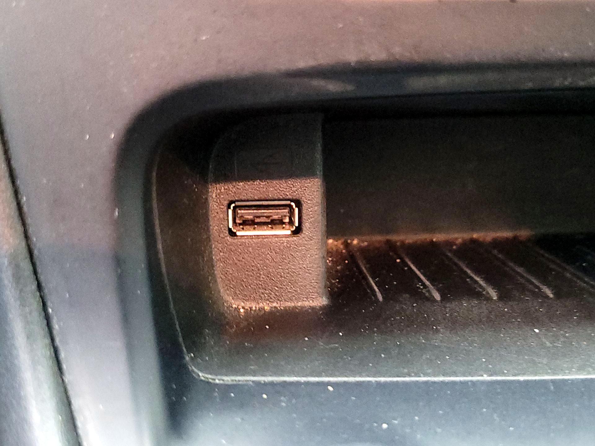 Thumbnail: 2016 Ford Focus - 18